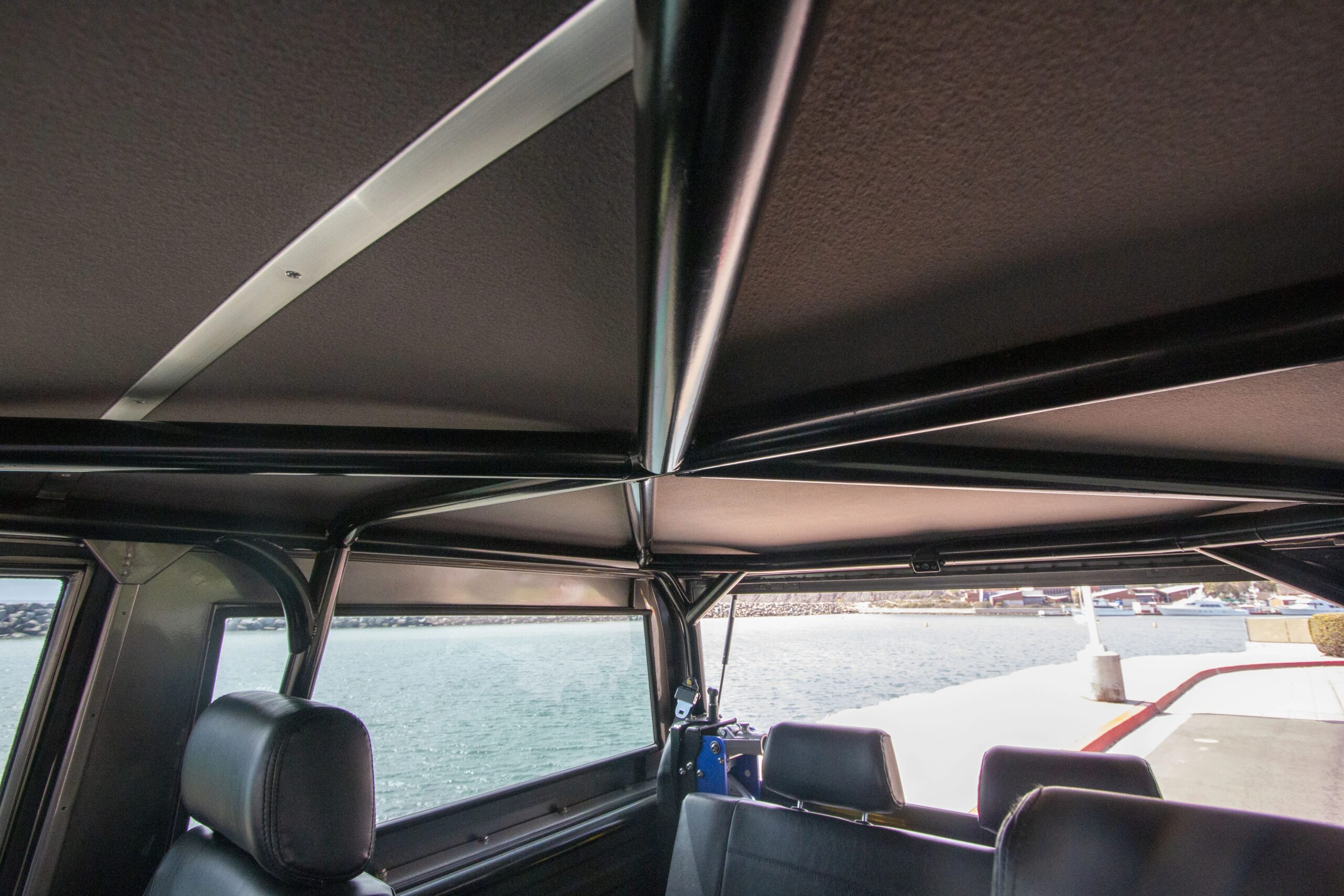 Ford-Bronco-2-door-1972-Silver-Black-29