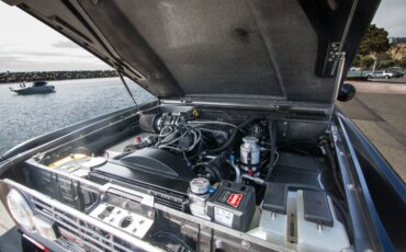 Ford-Bronco-2-door-1972-Silver-Black-32