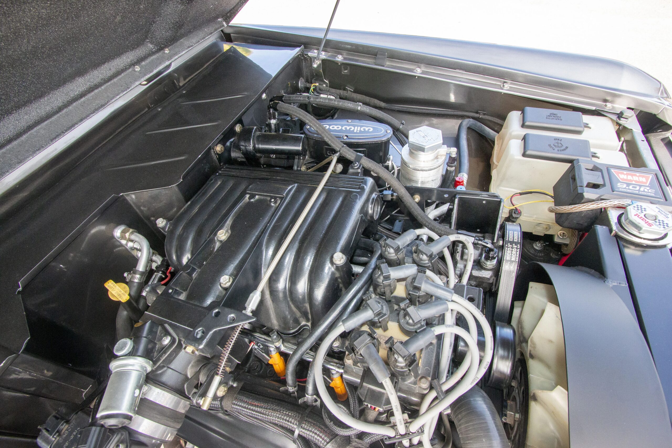 Ford-Bronco-2-door-1972-Silver-Black-39