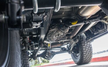 Ford-Bronco-2-door-1972-Silver-Black-42