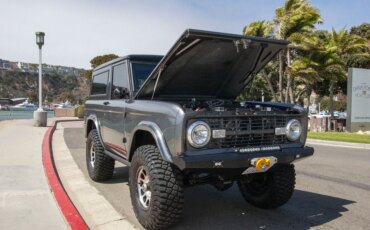 Ford-Bronco-2-door-1972-Silver-Black-5