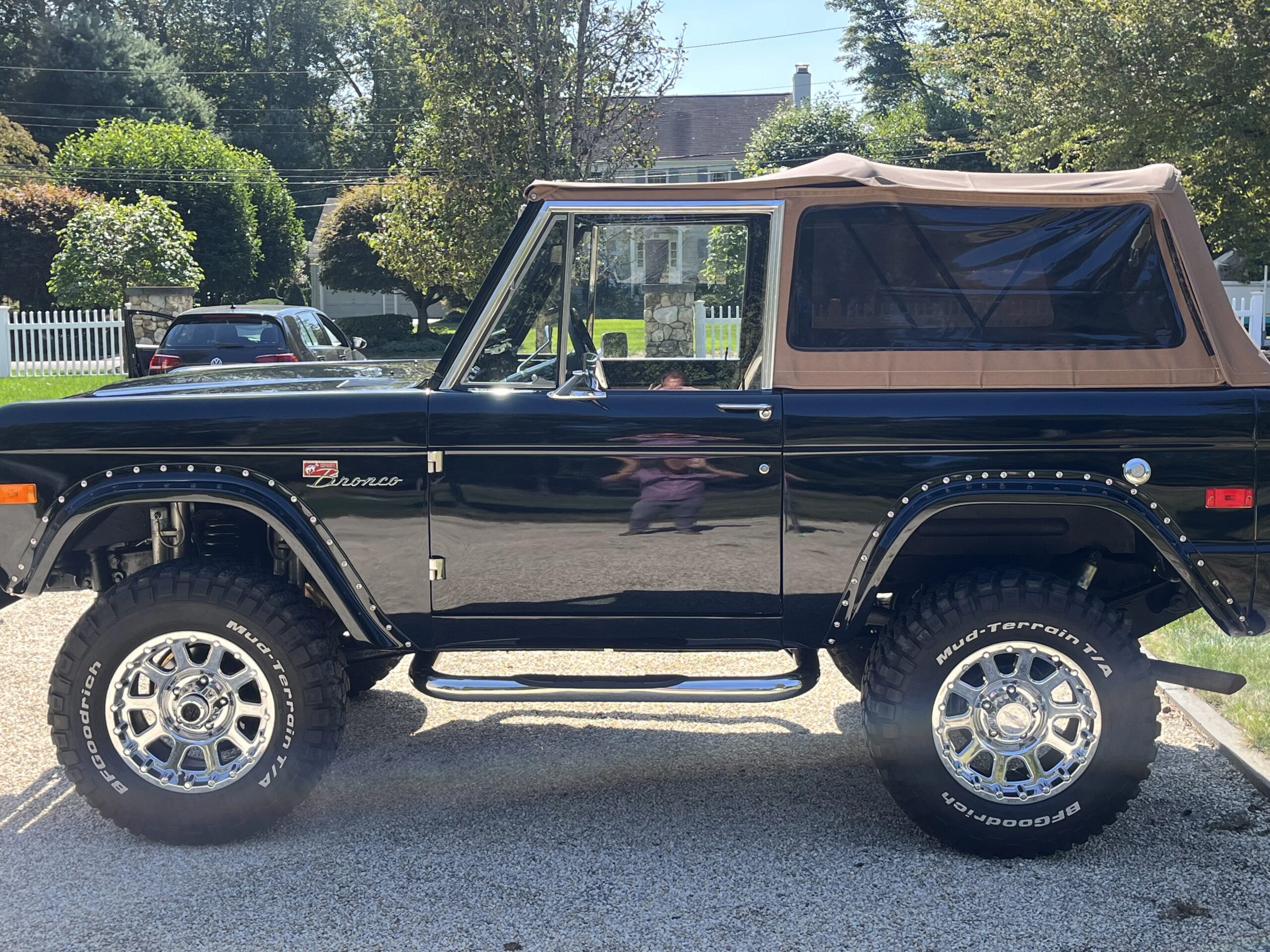 Ford-Bronco-2-door-1973-Black-Tan-1