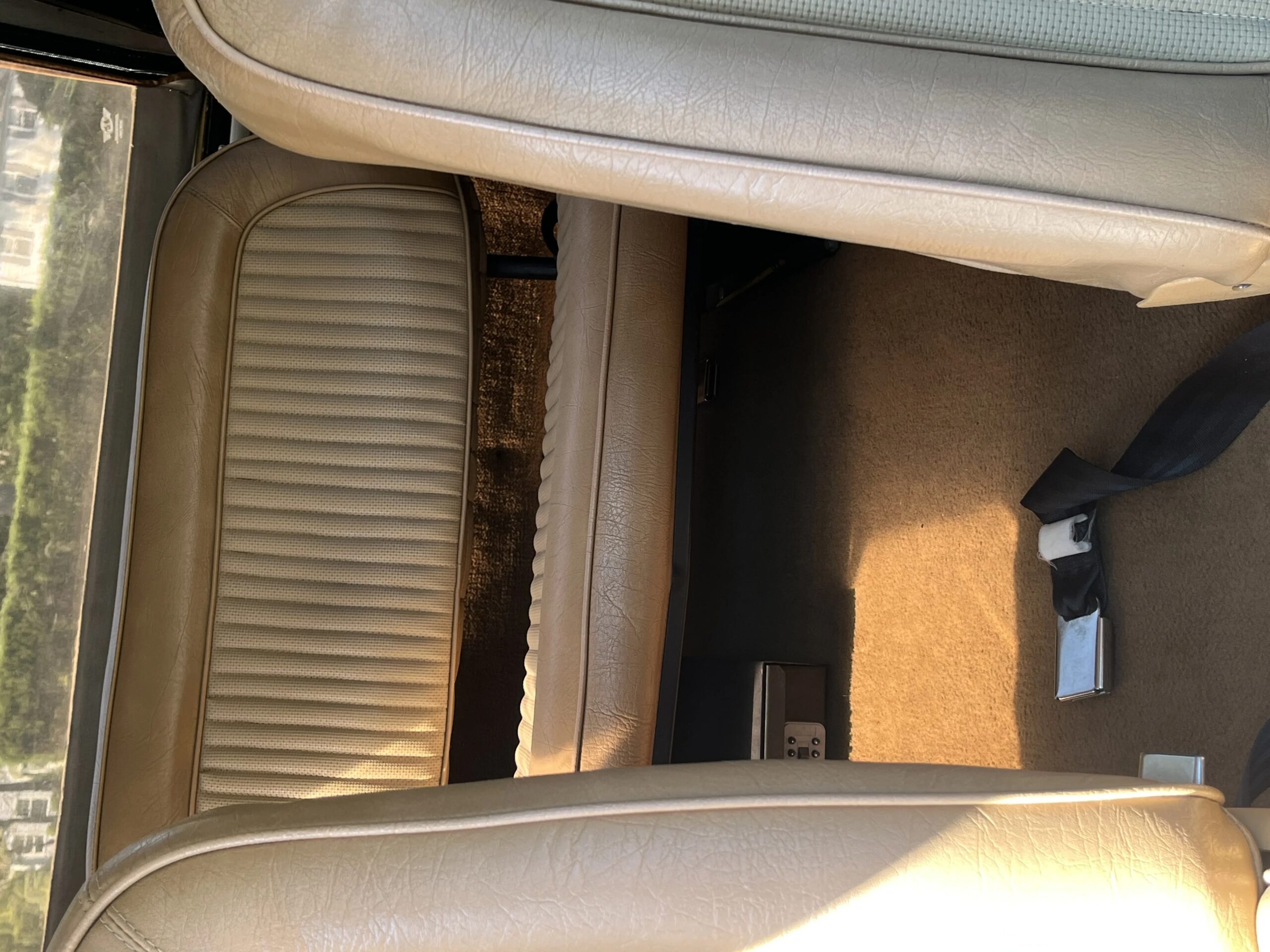 Ford-Bronco-2-door-1973-Black-Tan-4