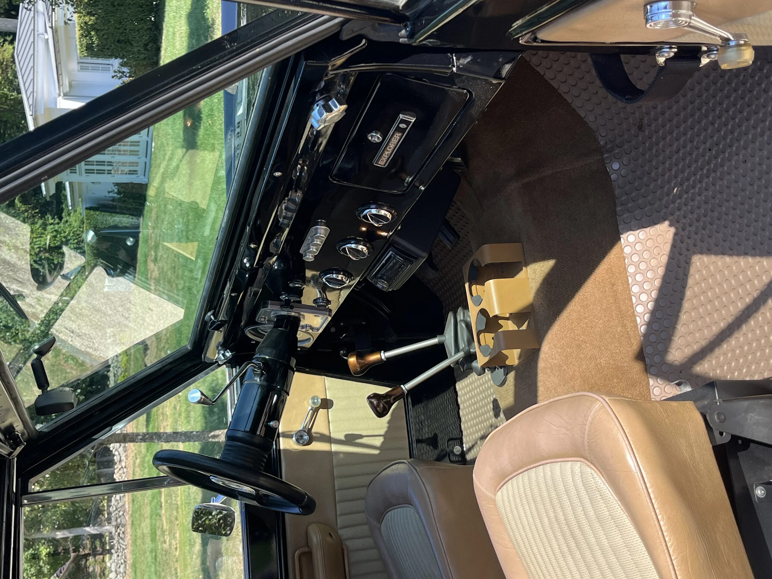 Ford-Bronco-2-door-1973-Black-Tan-6
