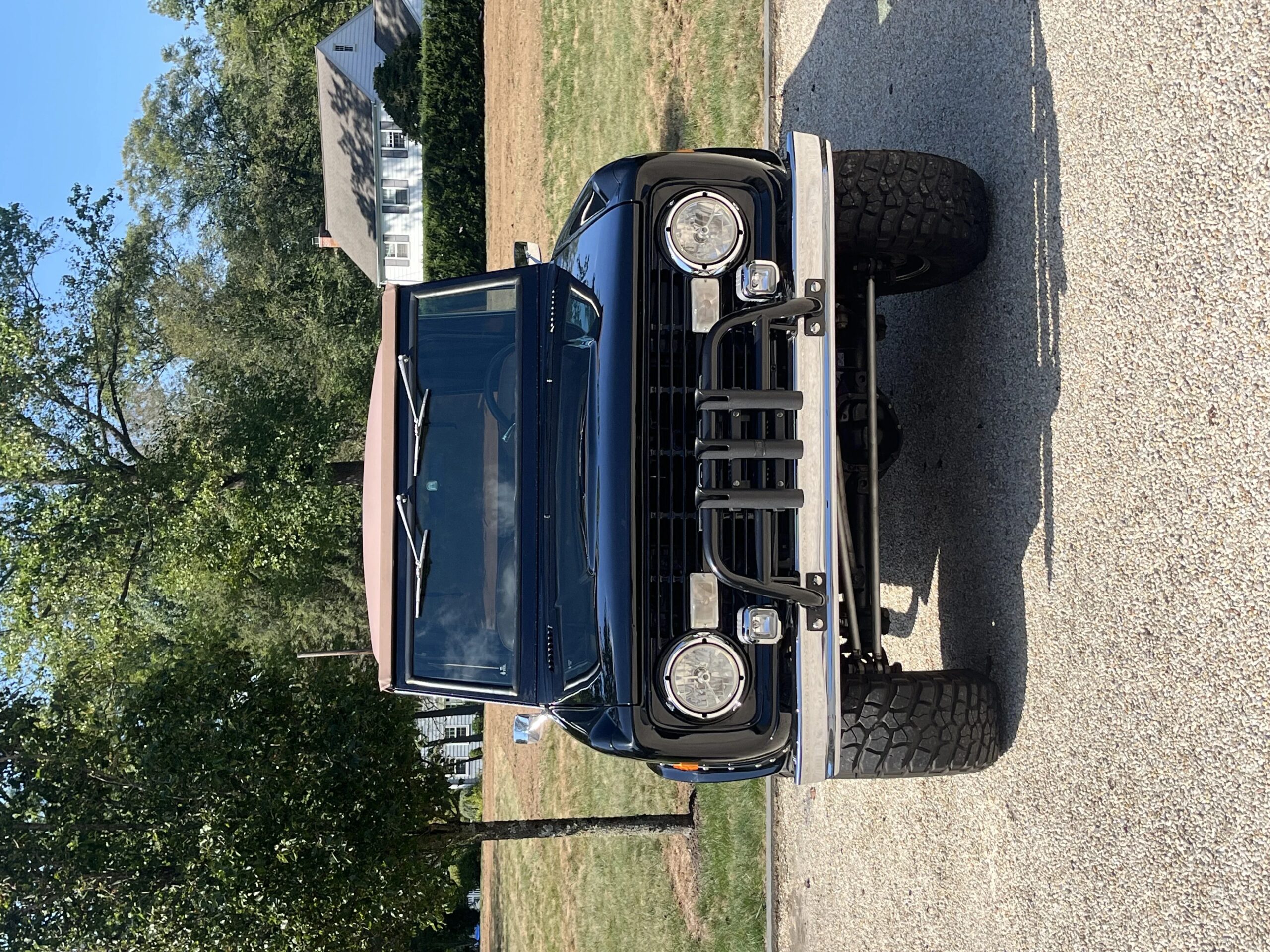 Ford-Bronco-2-door-1973-Black-Tan