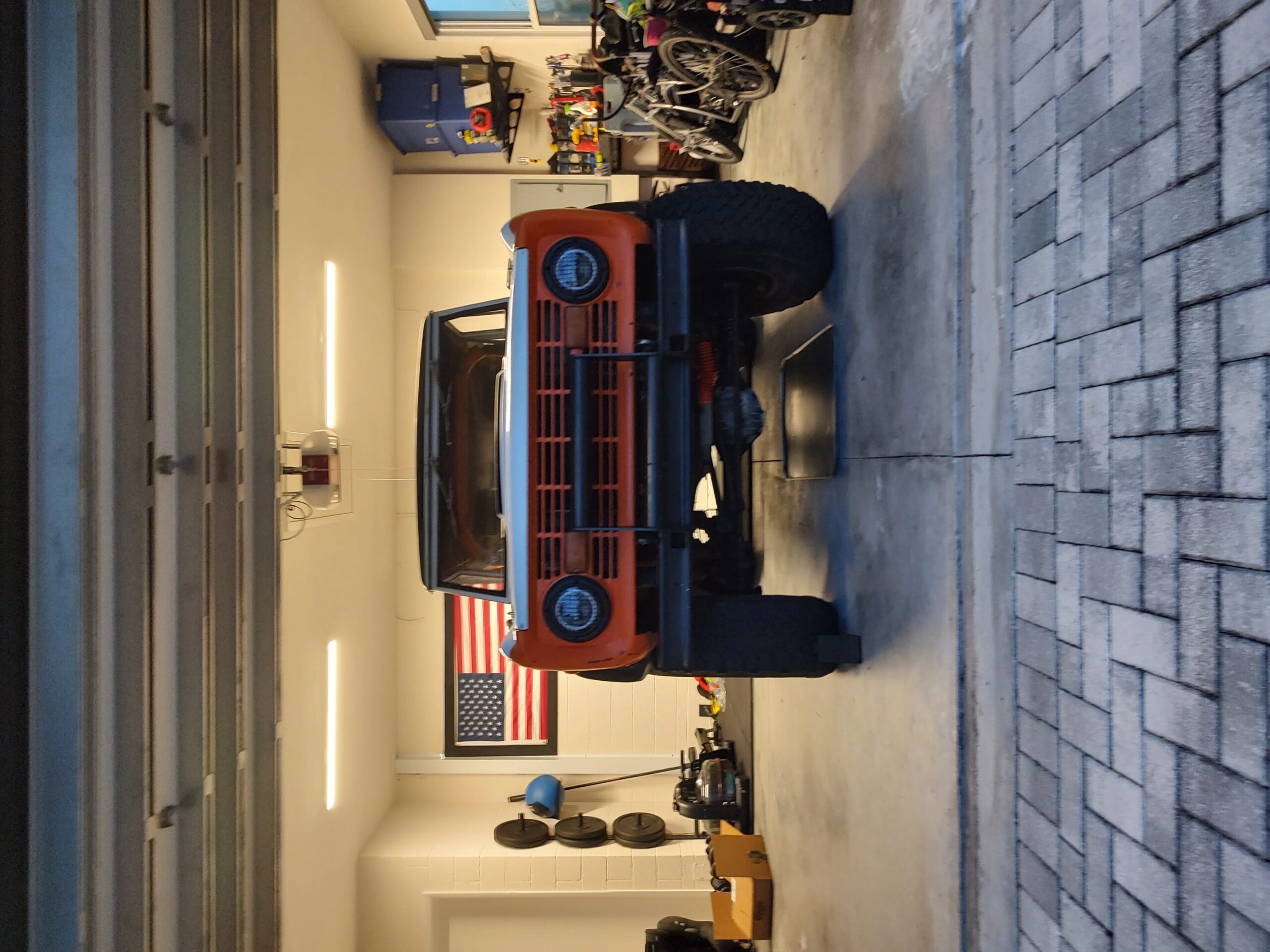 Ford-Bronco-2-door-1973-Orange-Black-4