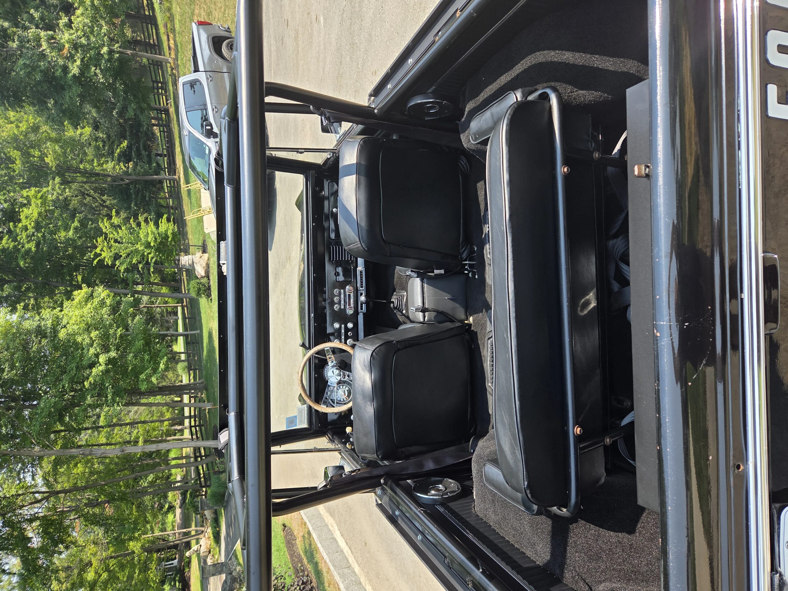 Ford-Bronco-2-door-1974-Black-Black-7