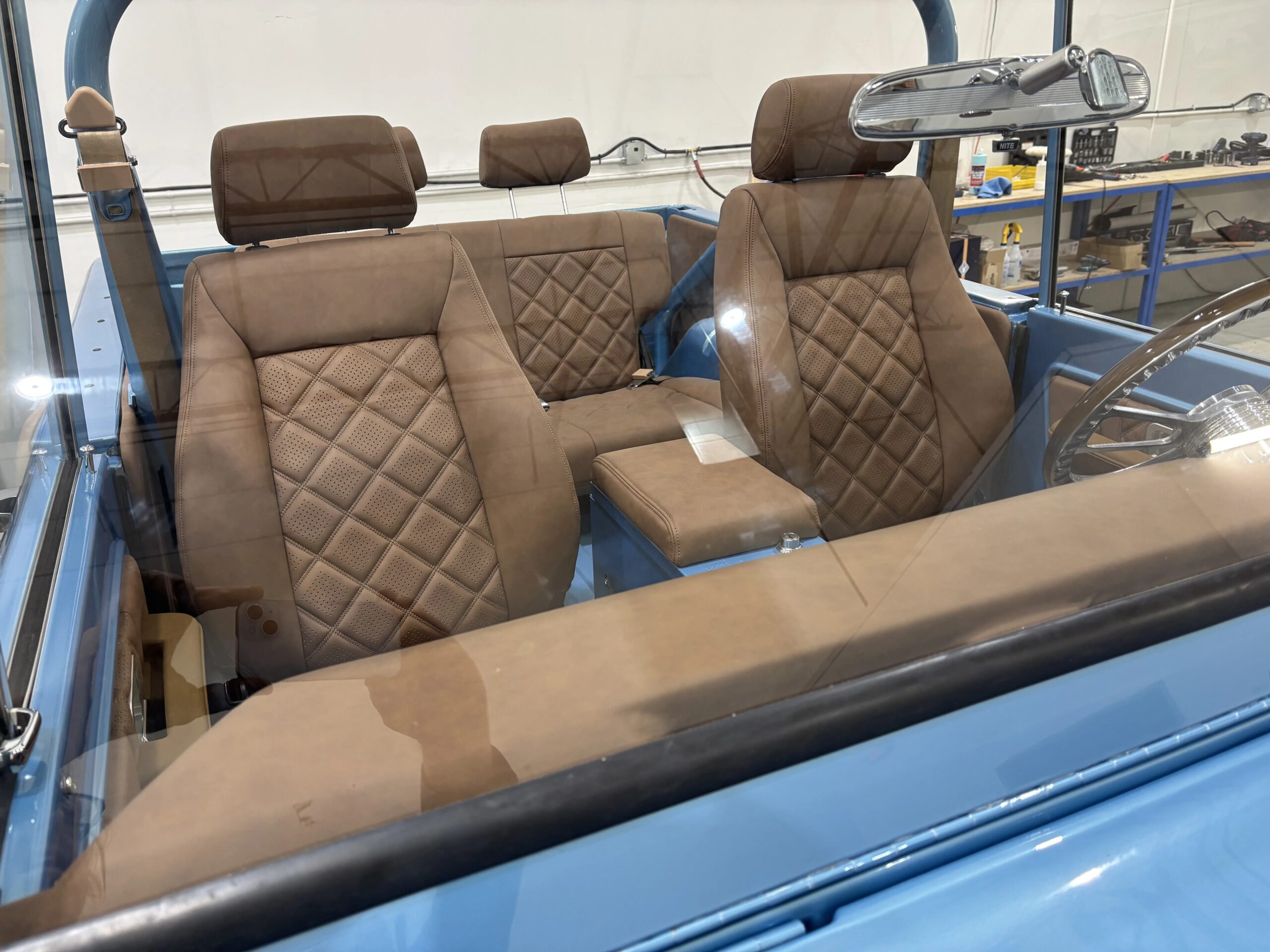 Ford-Bronco-2-door-1974-Blue-Brown-1