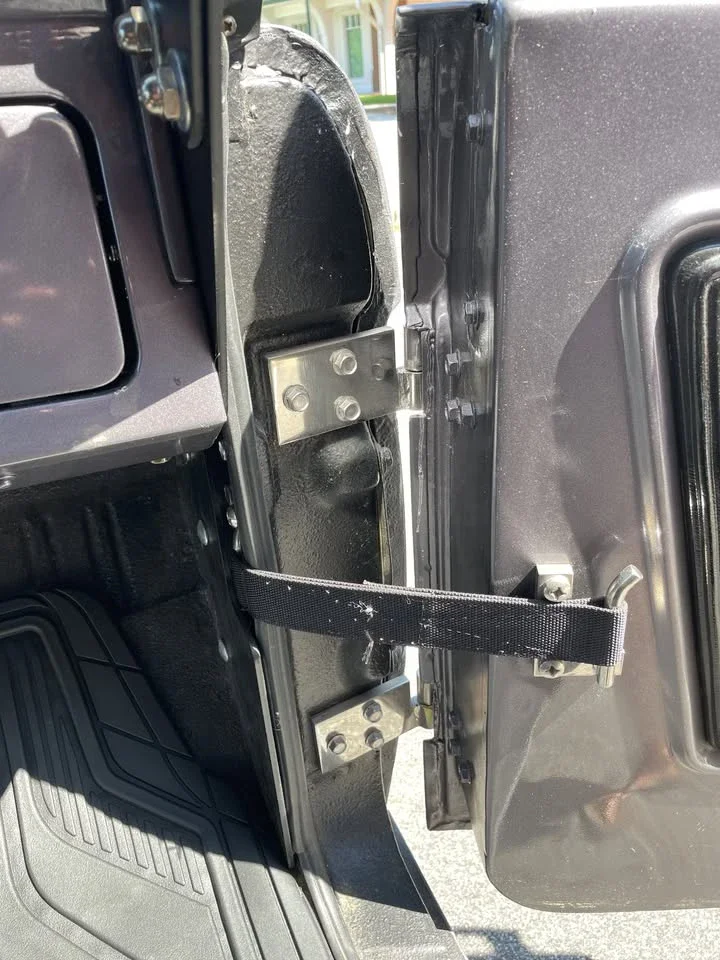 Ford-Bronco-2-door-1974-Gray-Gray-11