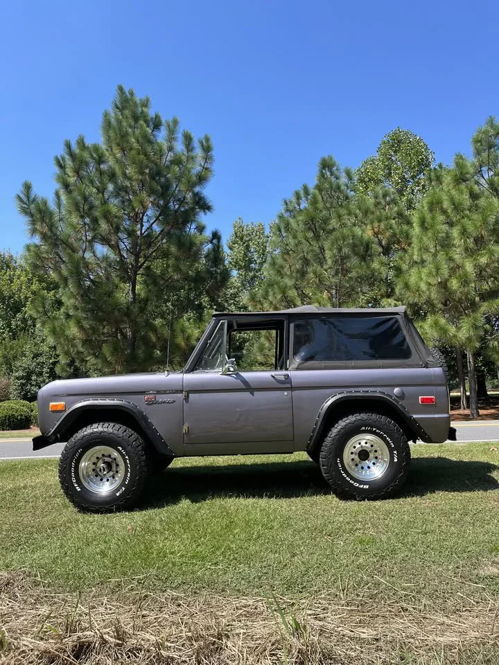 Ford-Bronco-2-door-1974-Gray-Gray-7