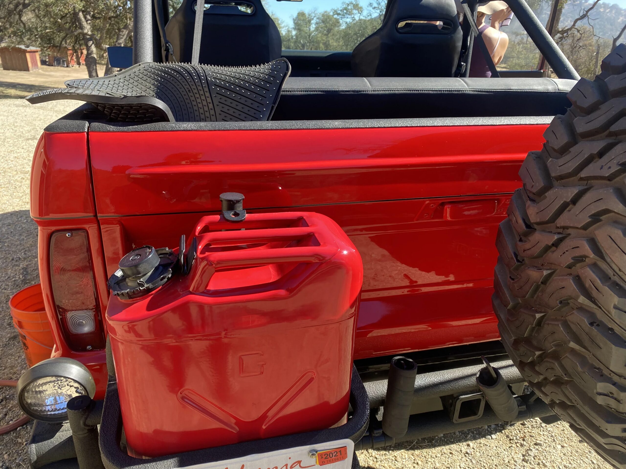 Ford-Bronco-2-door-1974-Red-Black-12
