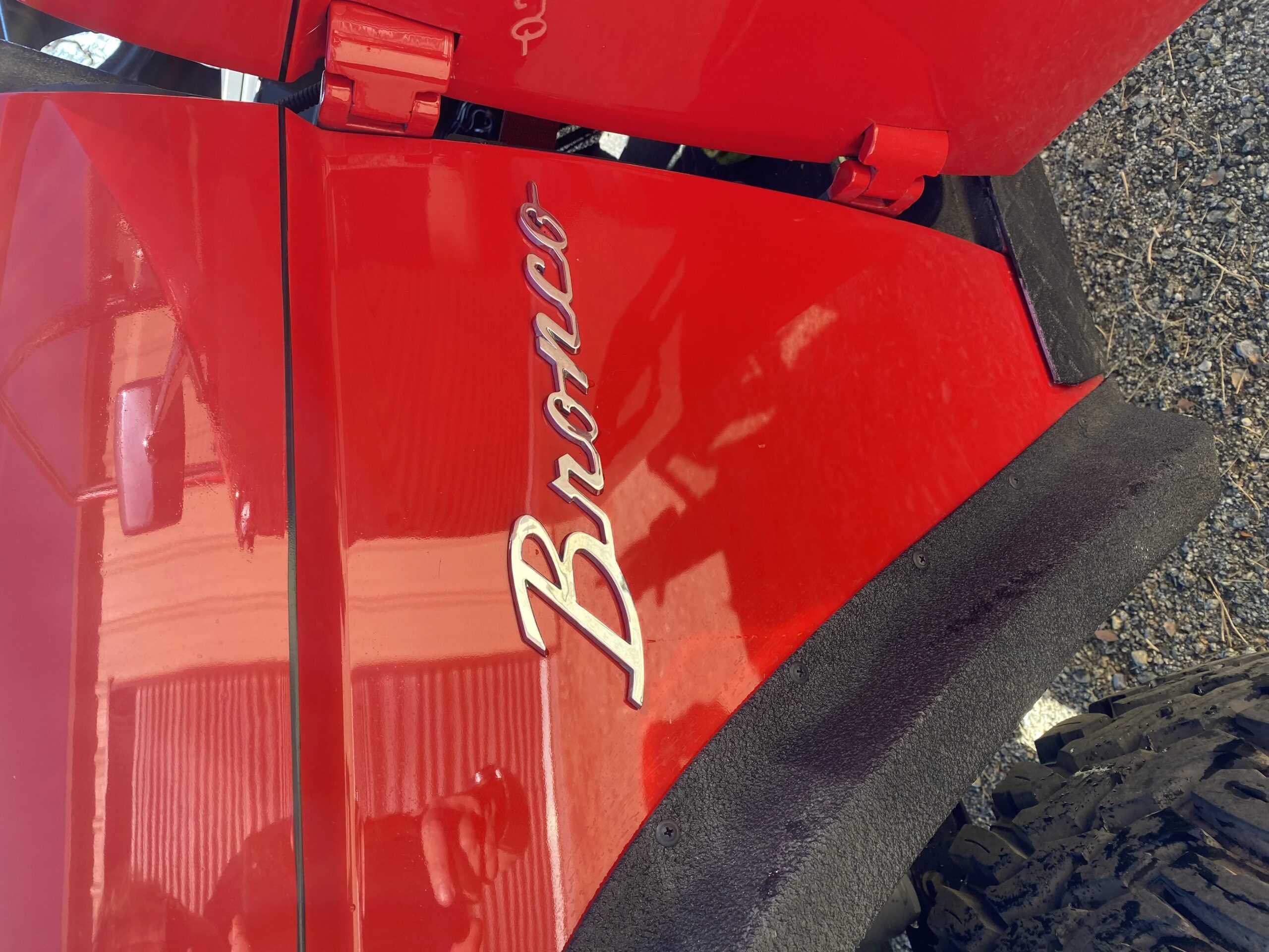 Ford-Bronco-2-door-1974-Red-Black-3