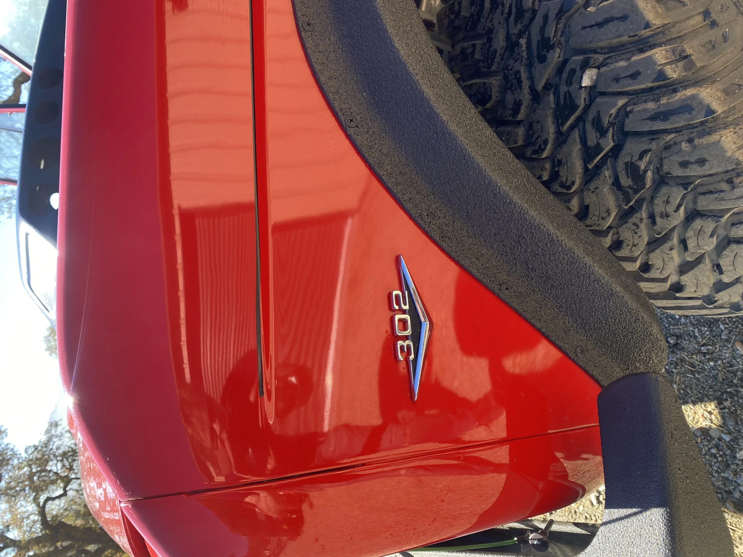 Ford-Bronco-2-door-1974-Red-Black-4