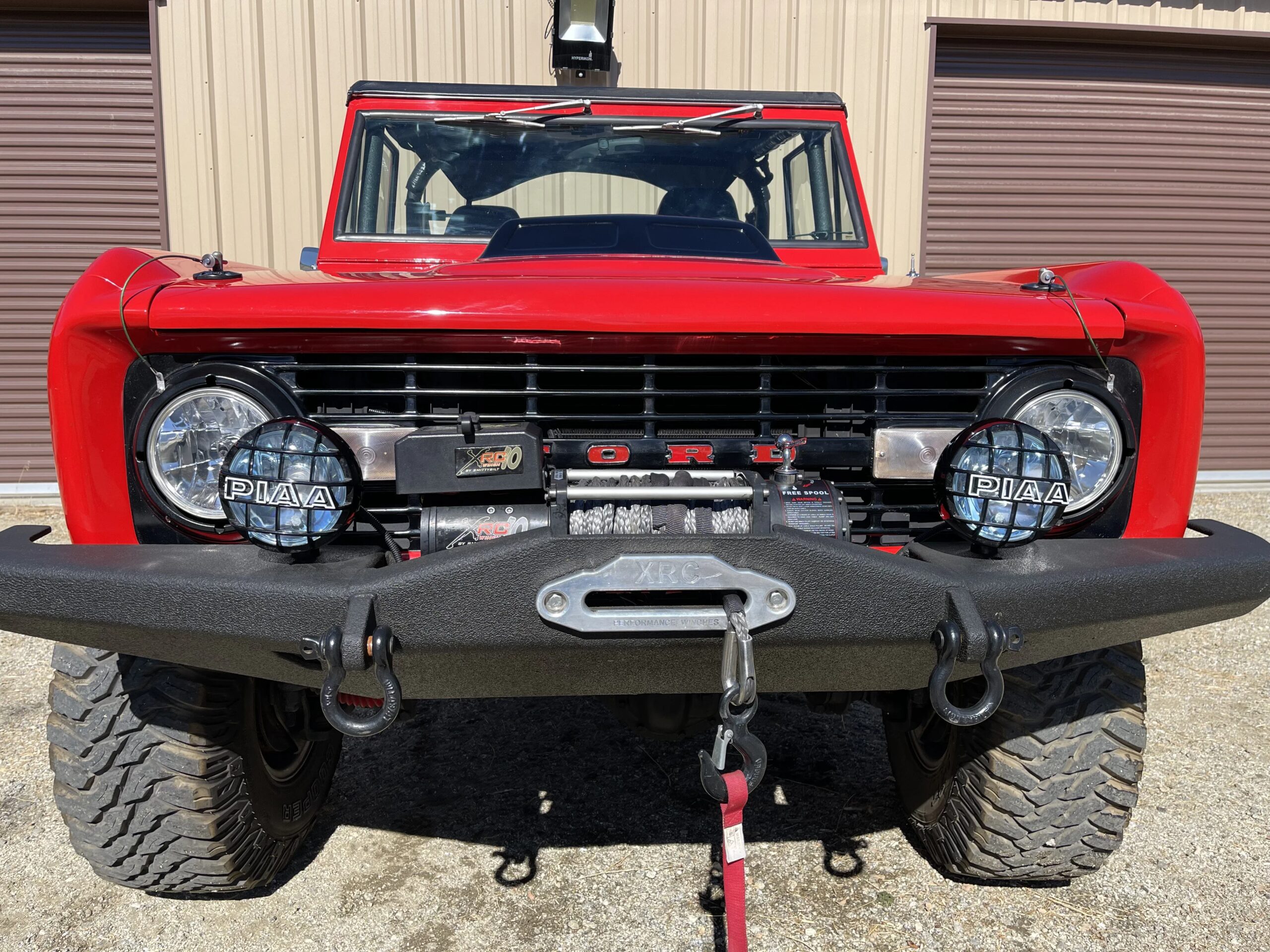 Ford-Bronco-2-door-1974-Red-Black-7