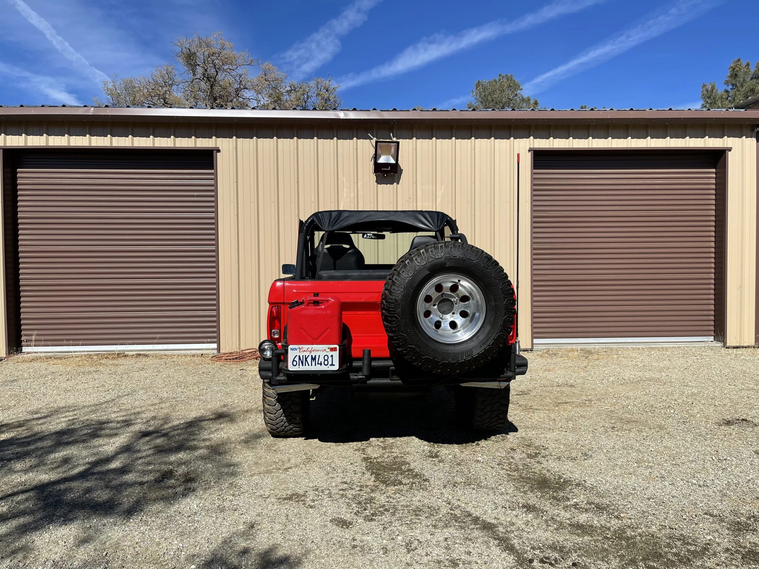 Ford-Bronco-2-door-1974-Red-Black-8