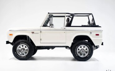 Ford-Bronco-2-door-1974-White