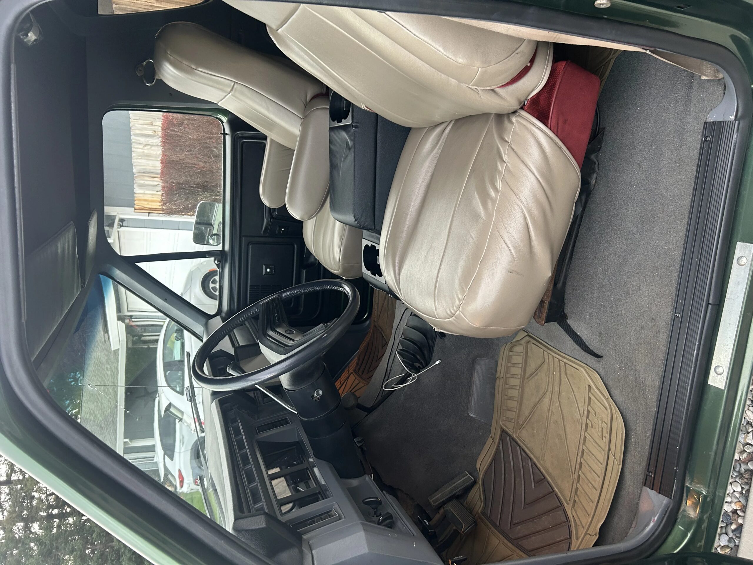 Ford-Bronco-2-door-1986-Gray-20