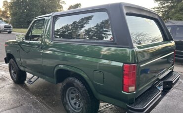 Ford-Bronco-2-door-1986-Gray-3
