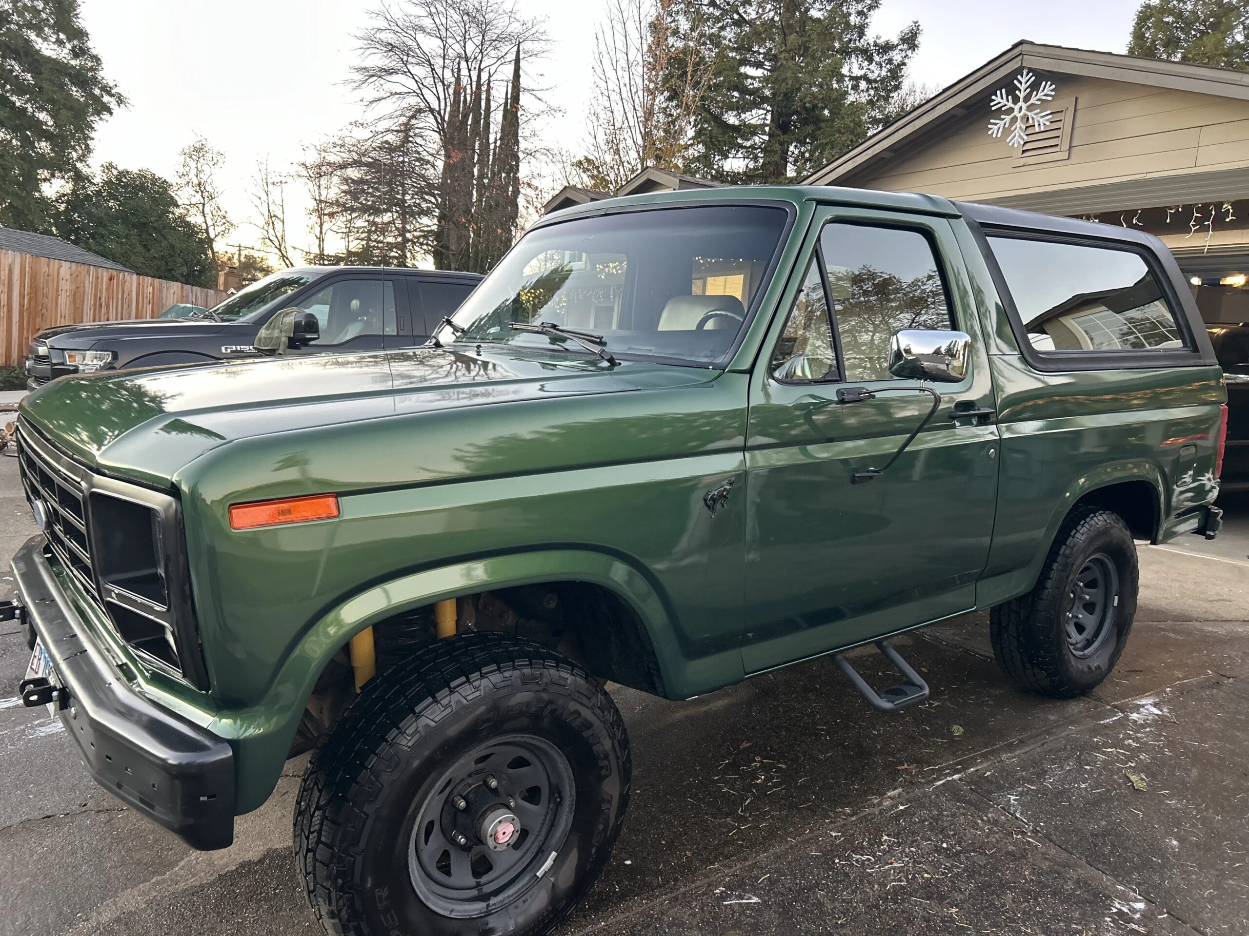 Ford-Bronco-2-door-1986-Gray
