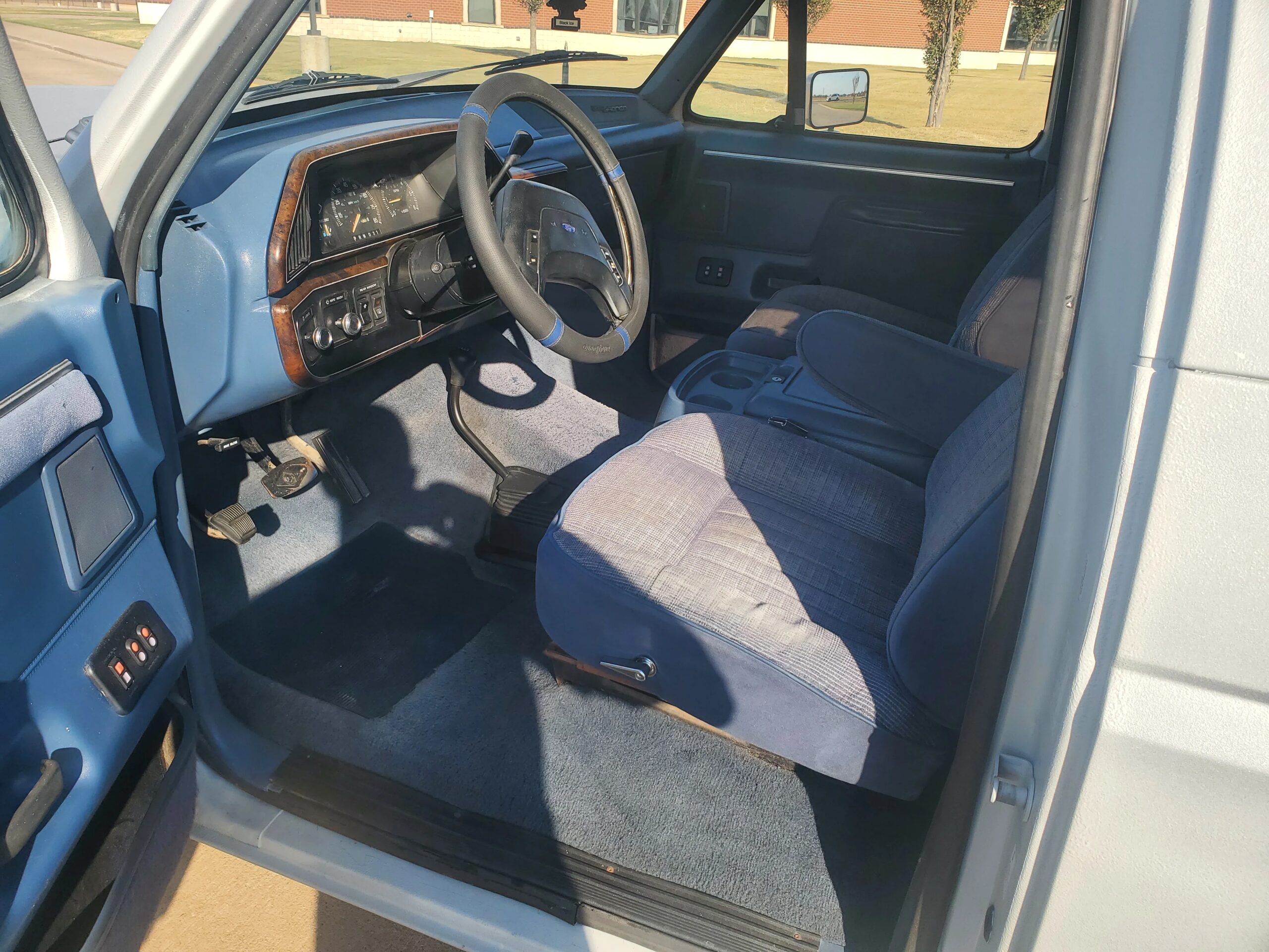 Ford-Bronco-2-door-1988-Gray-Blue-11