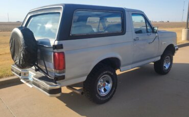 Ford-Bronco-2-door-1988-Gray-Blue-4