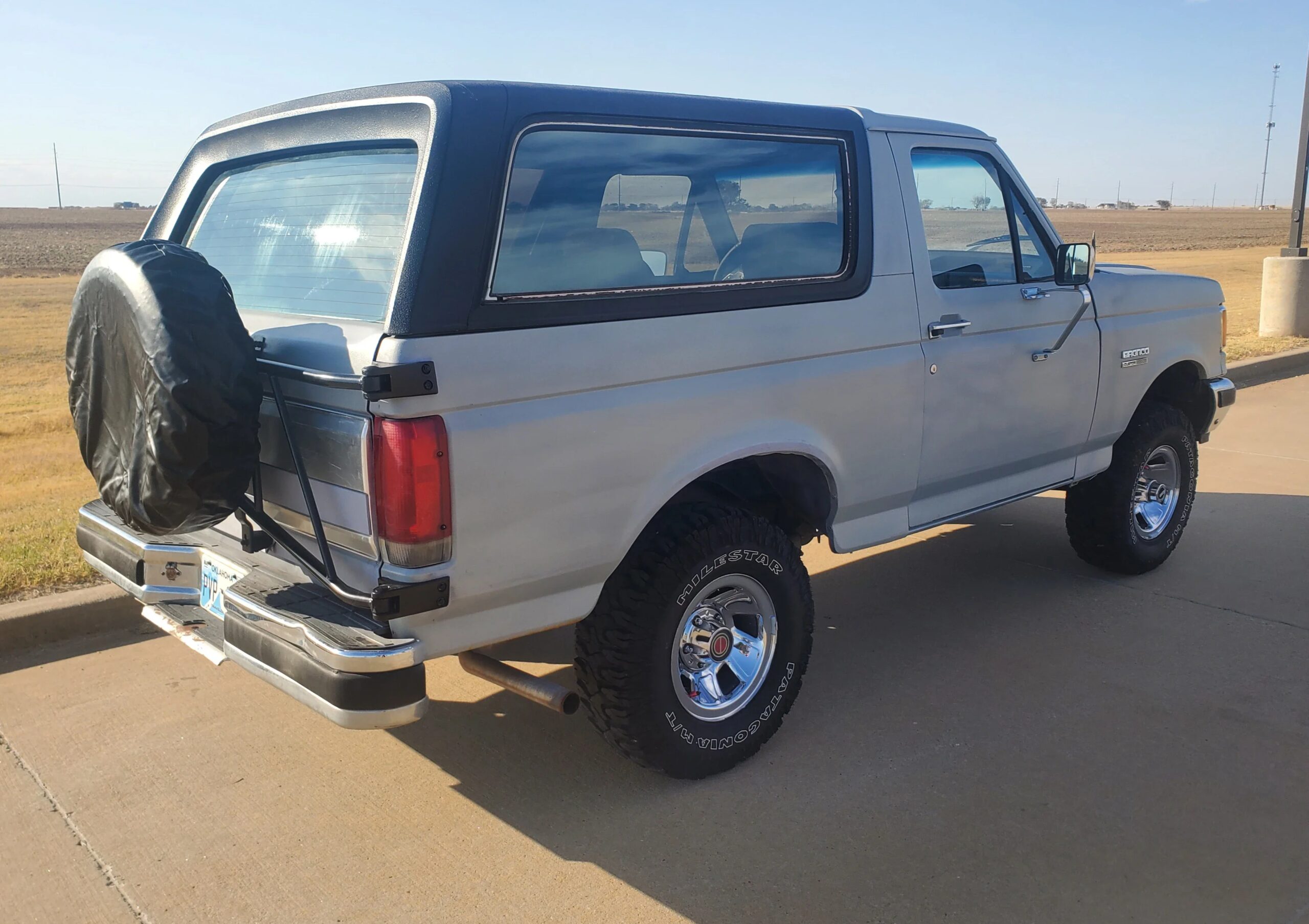 Ford-Bronco-2-door-1988-Gray-Blue-4
