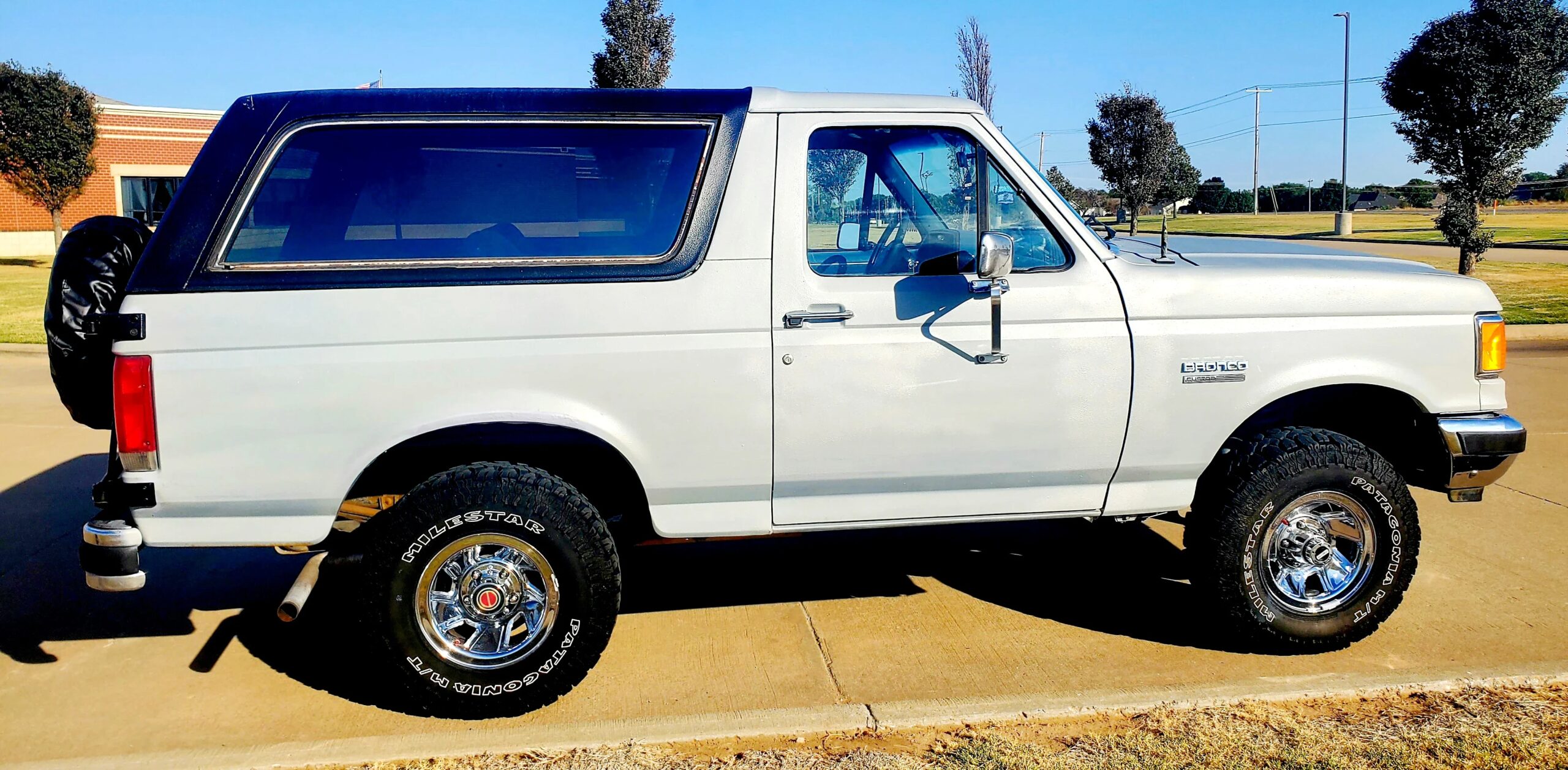 Ford-Bronco-2-door-1988-Gray-Blue-6