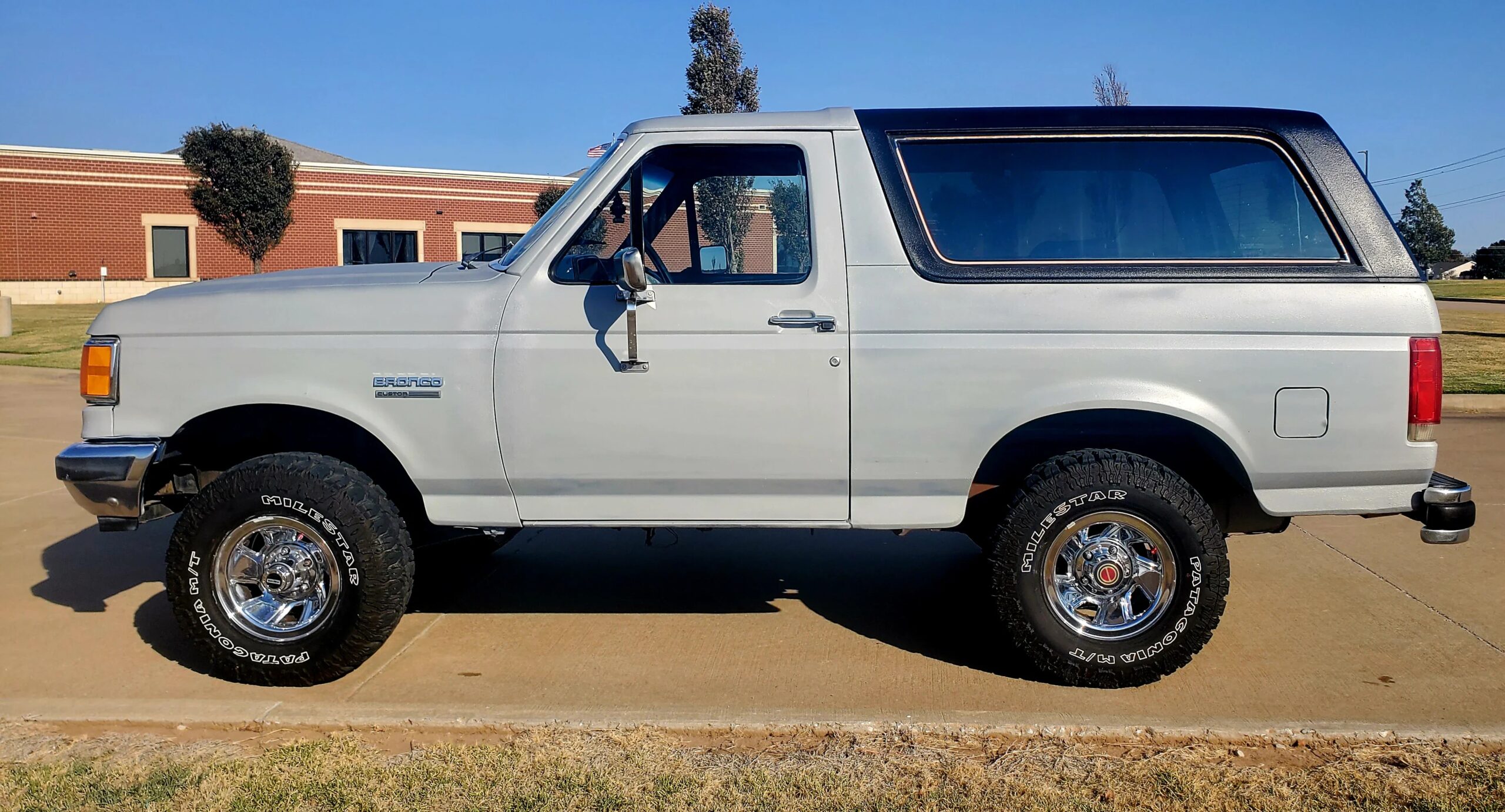 Ford-Bronco-2-door-1988-Gray-Blue-7