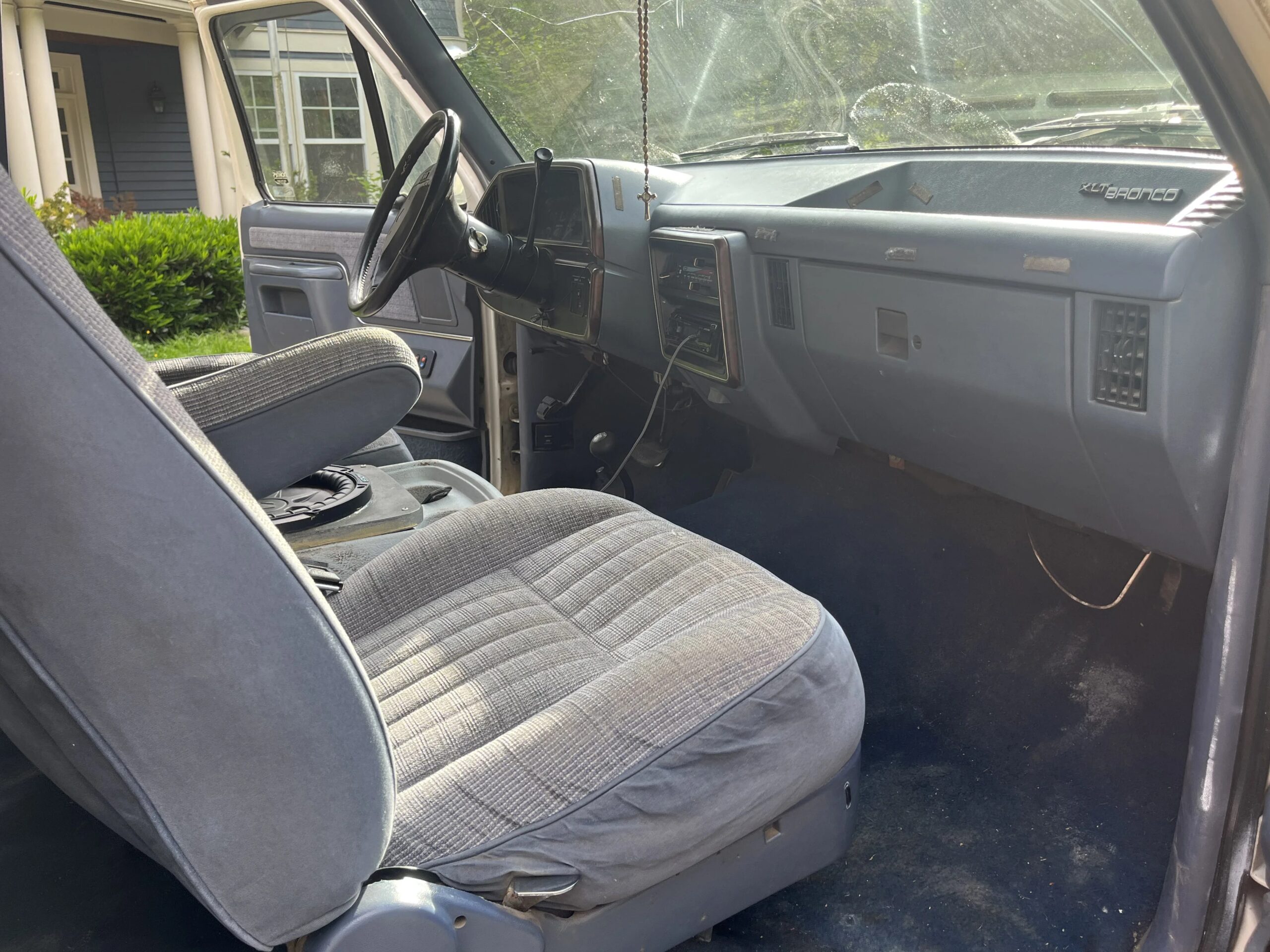 Ford-Bronco-2-door-1990-White-10