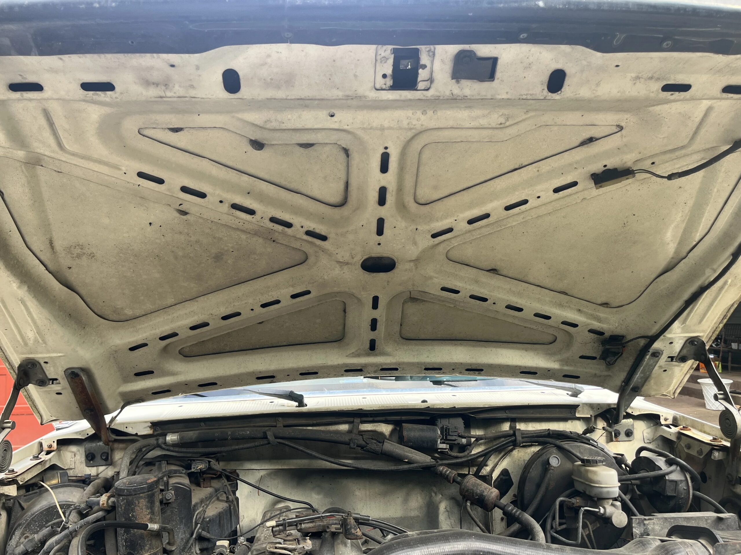 Ford-Bronco-2-door-1990-White-18