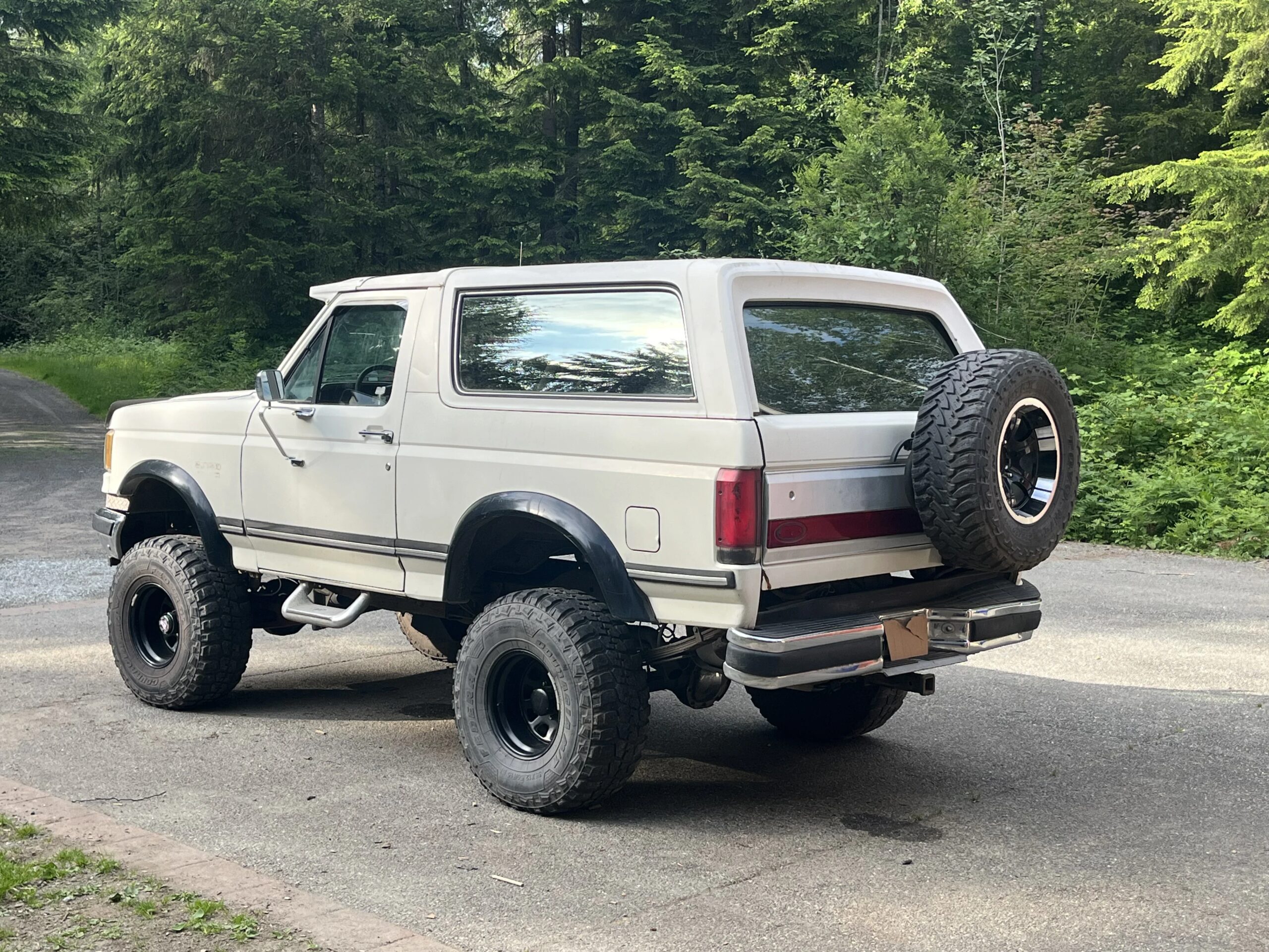 Ford-Bronco-2-door-1990-White-5
