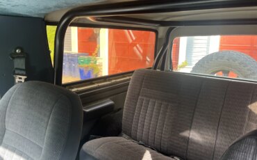Ford-Bronco-2-door-1990-White-6