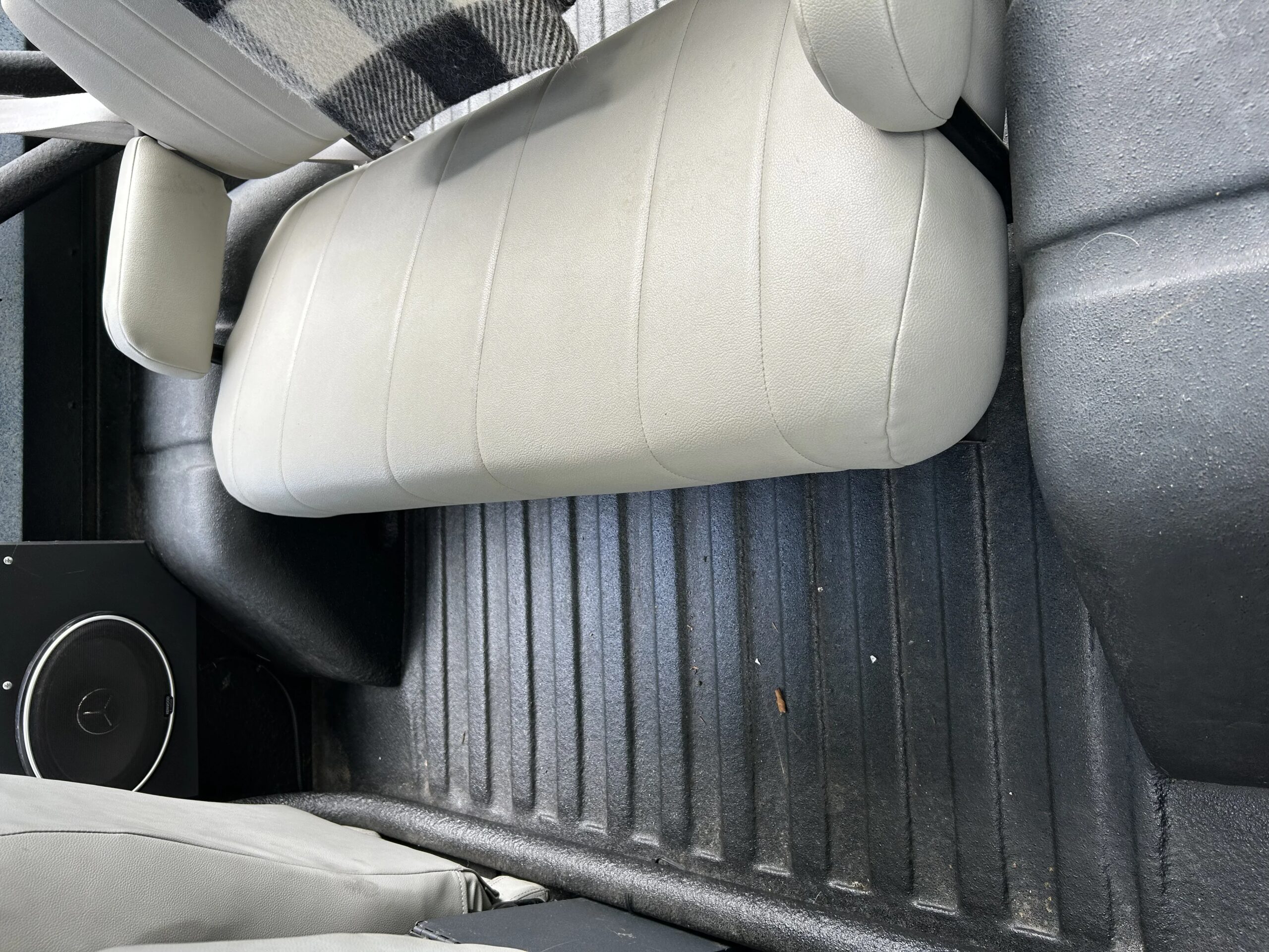 Ford-Bronco-2-door-first-edition-1975-Blue-Gray-20