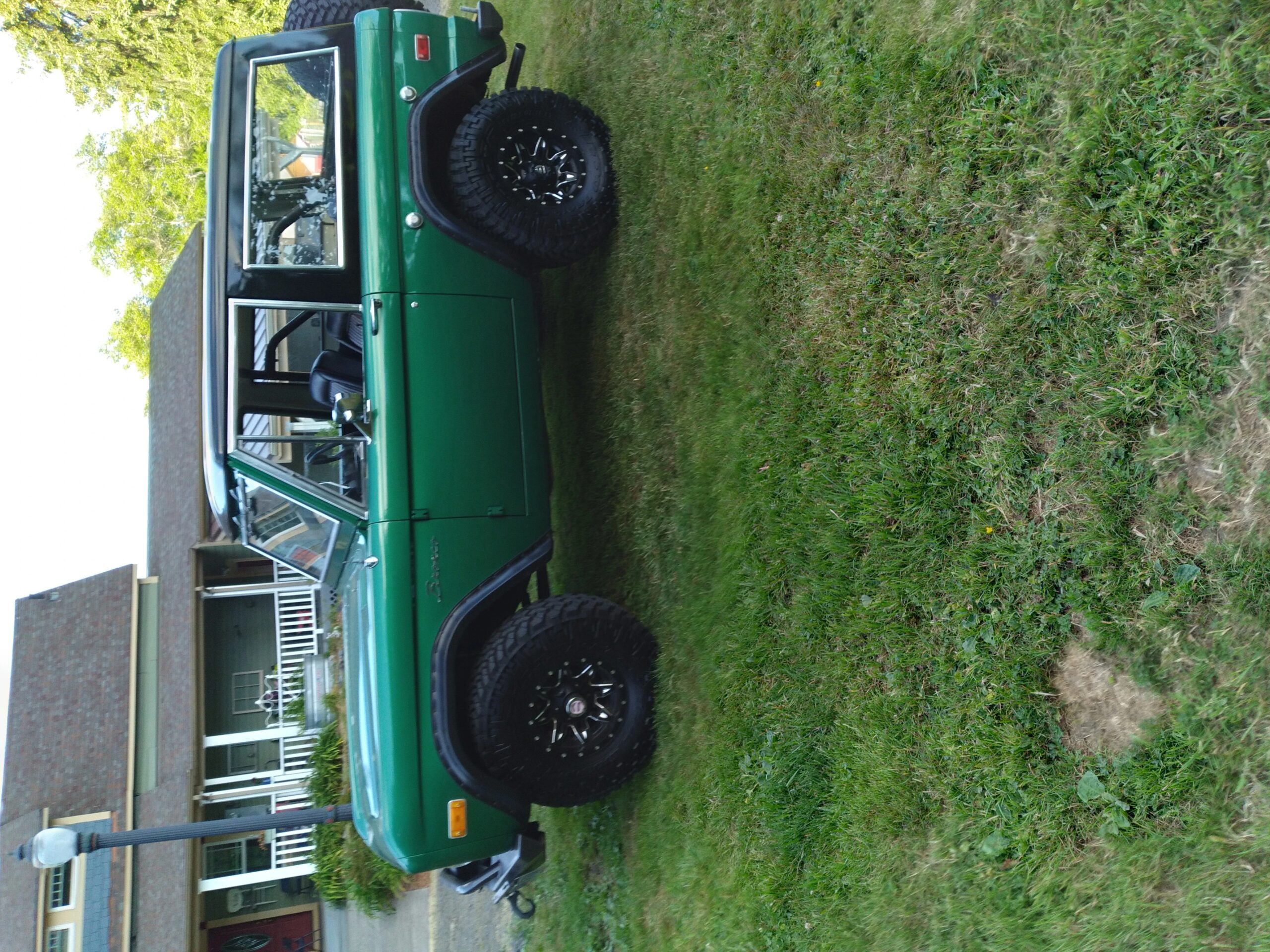 Ford-Bronco-2-door-first-edition-1976-Green-Green-1