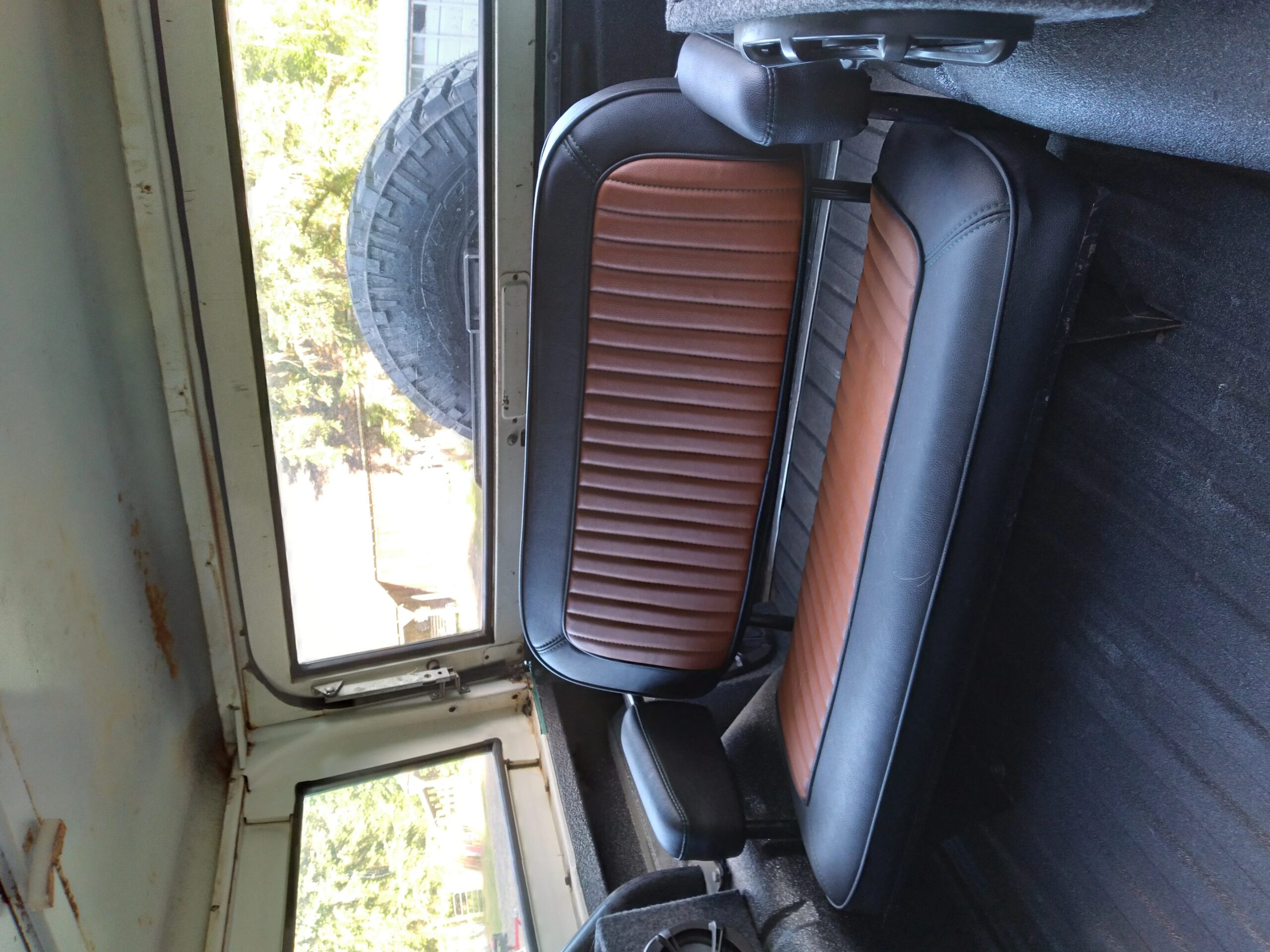 Ford-Bronco-2-door-first-edition-1976-Green-Green-4