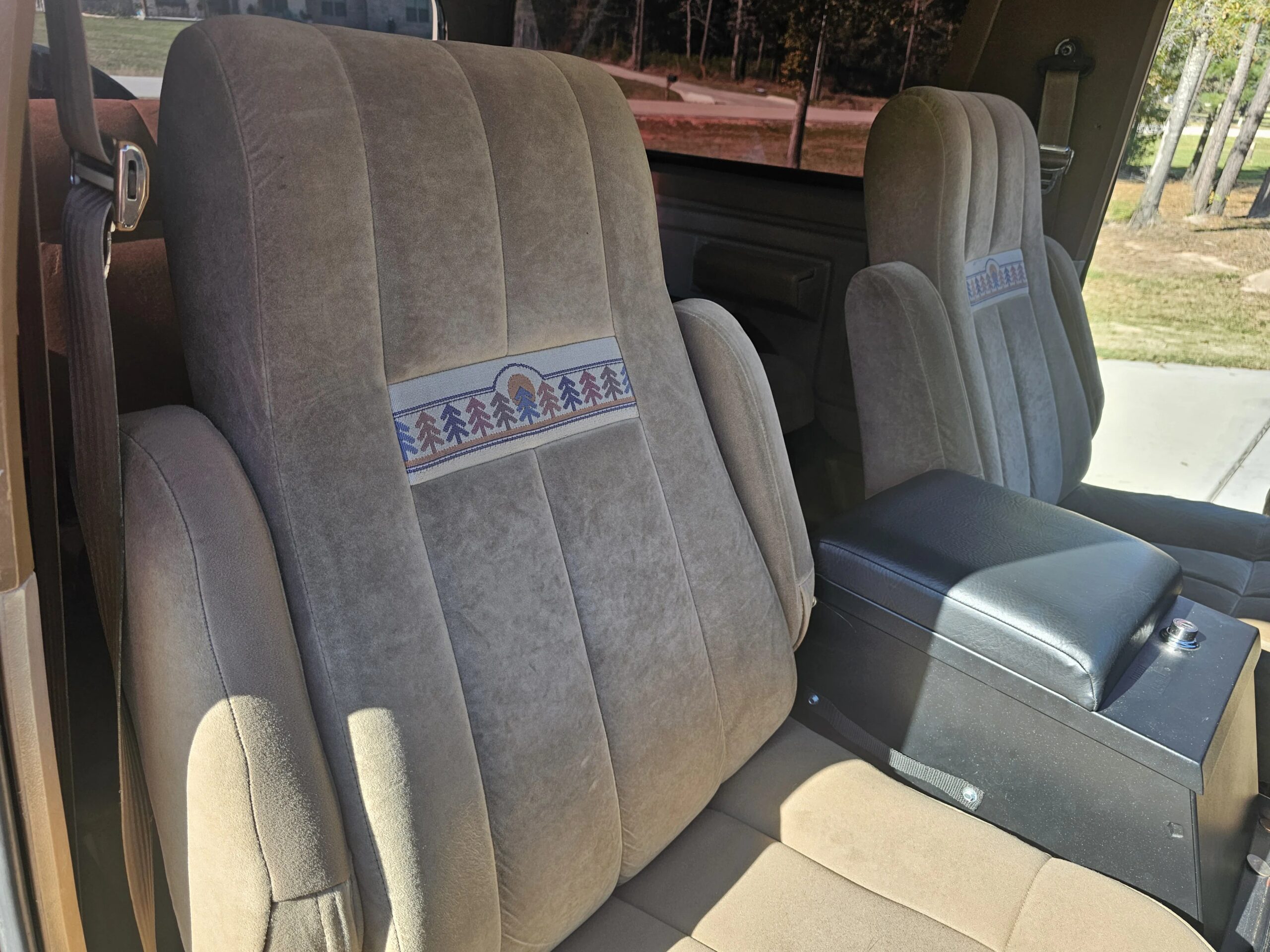 Ford-Bronco-eddie-bauer-1985-Red-Tan-7
