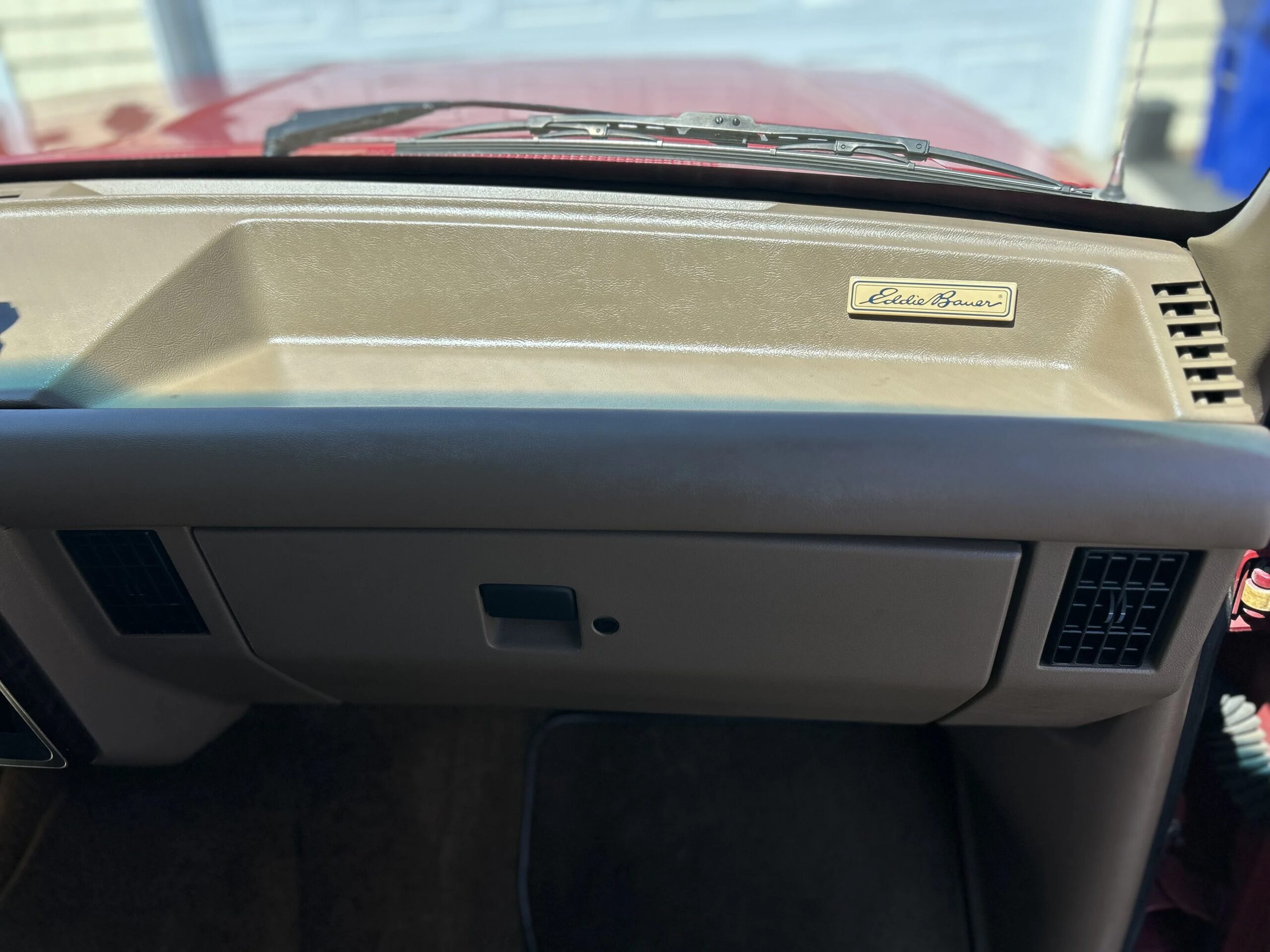 Ford-Bronco-eddie-bauer-1991-Red-Beige-11