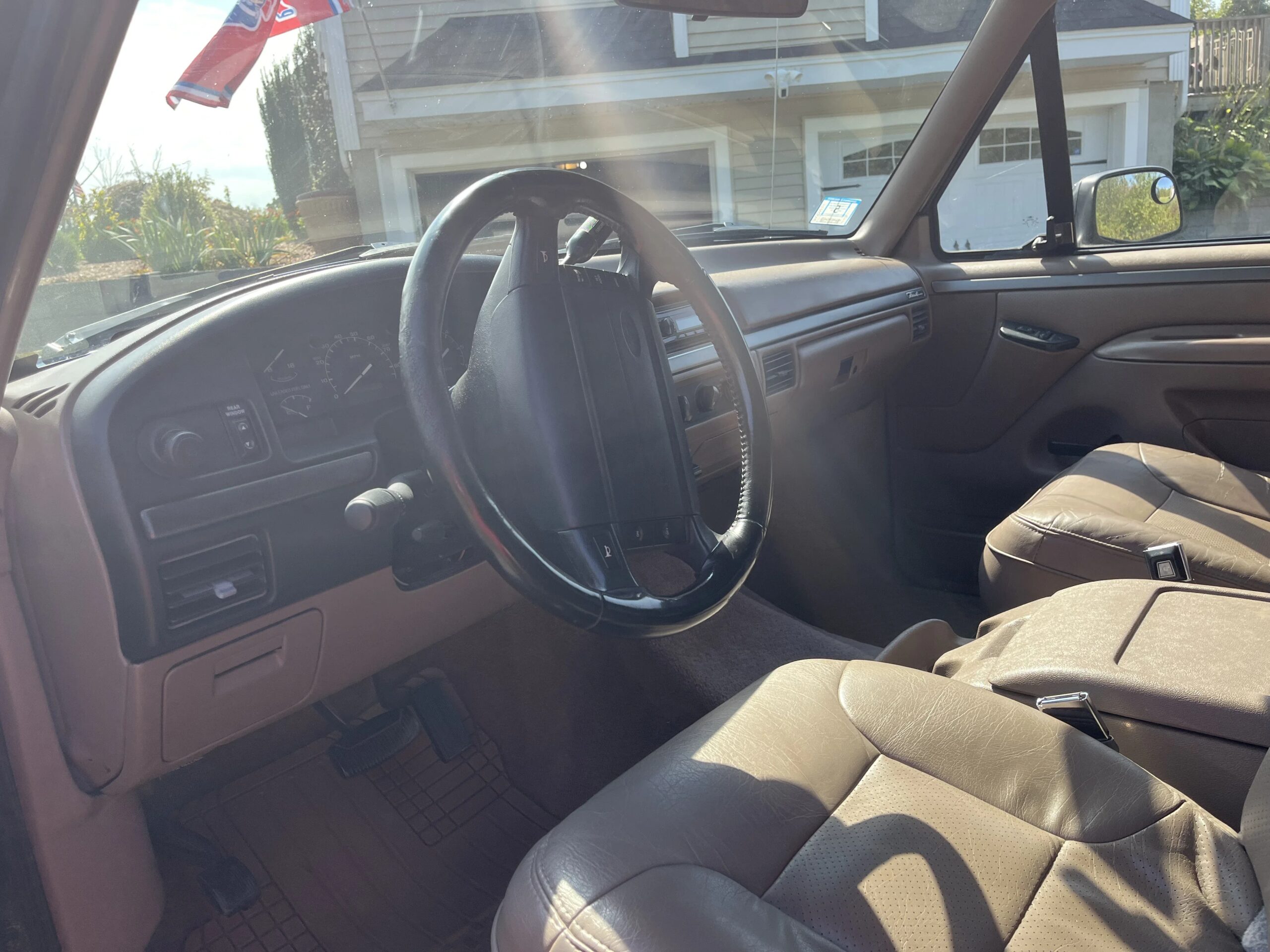 Ford-Bronco-eddie-bauer-1995-Black-Tan-11