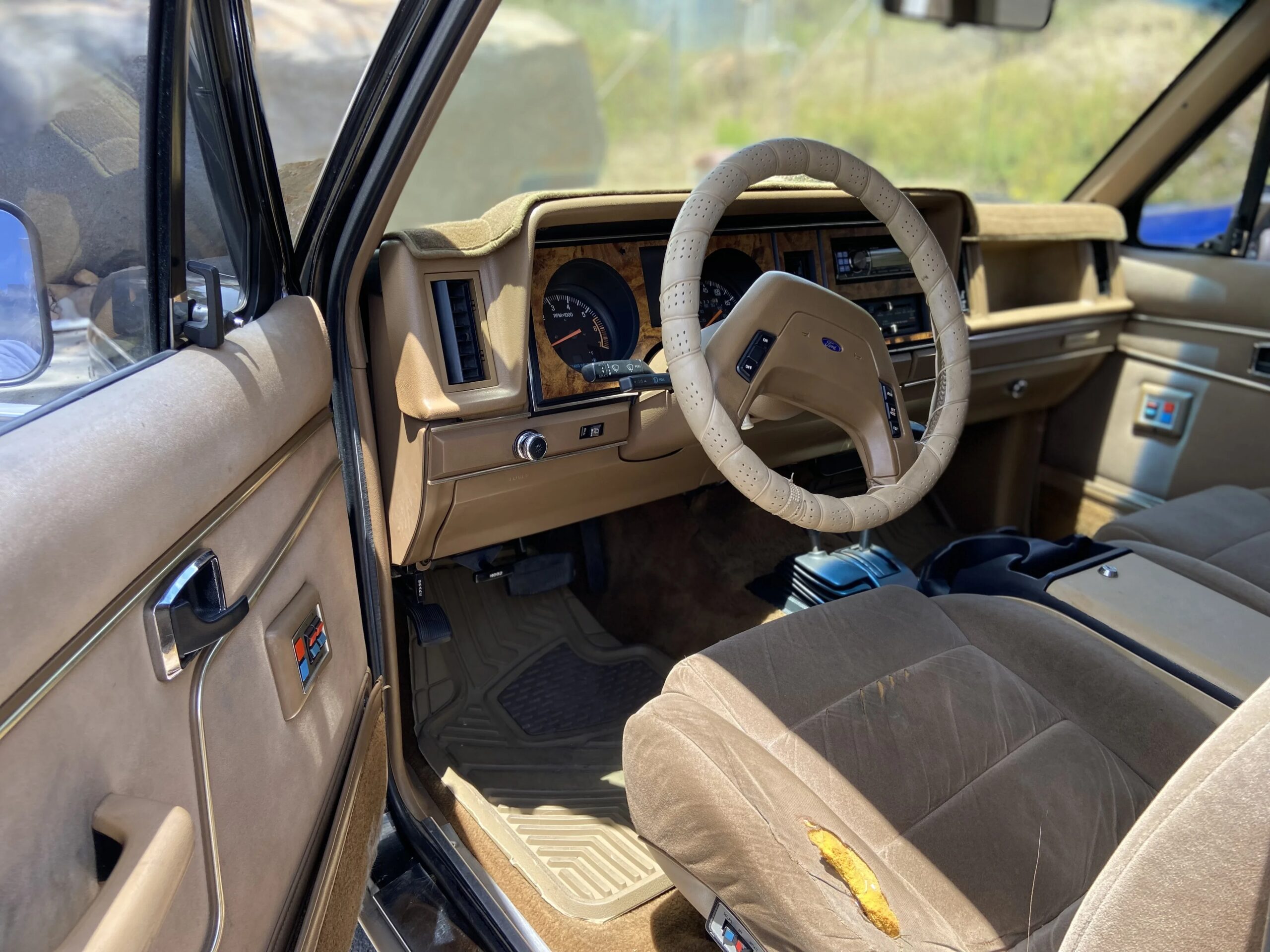 Ford-Bronco-ii-4wd-1988-Black-Tan-4