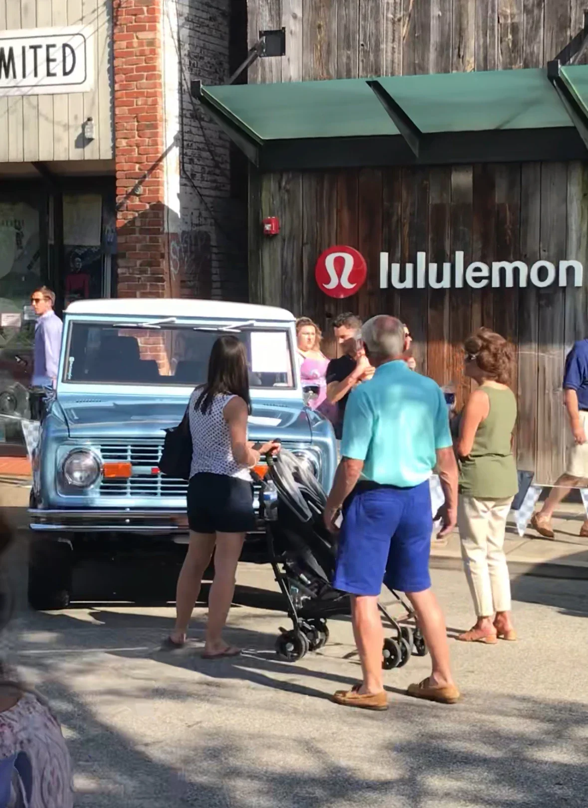 Ford-Bronco-sport-1971-Blue-Black-16