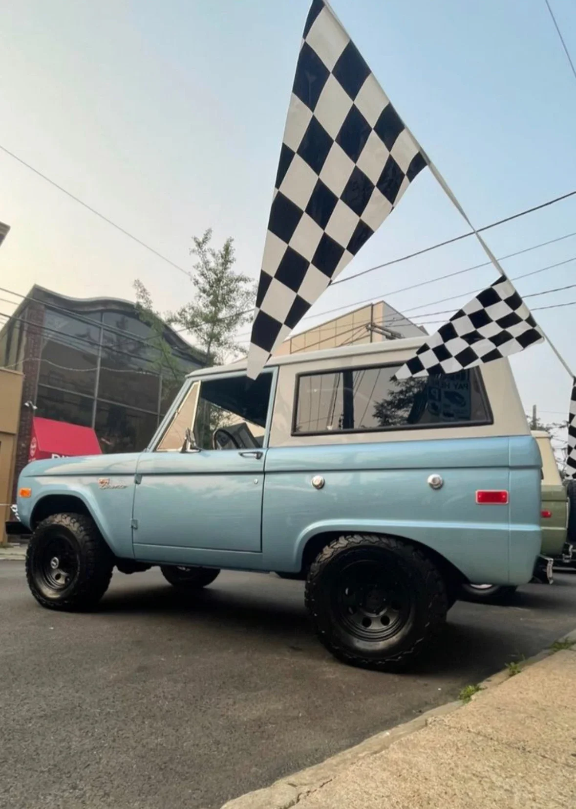 Ford-Bronco-sport-1971-Blue-Black-19