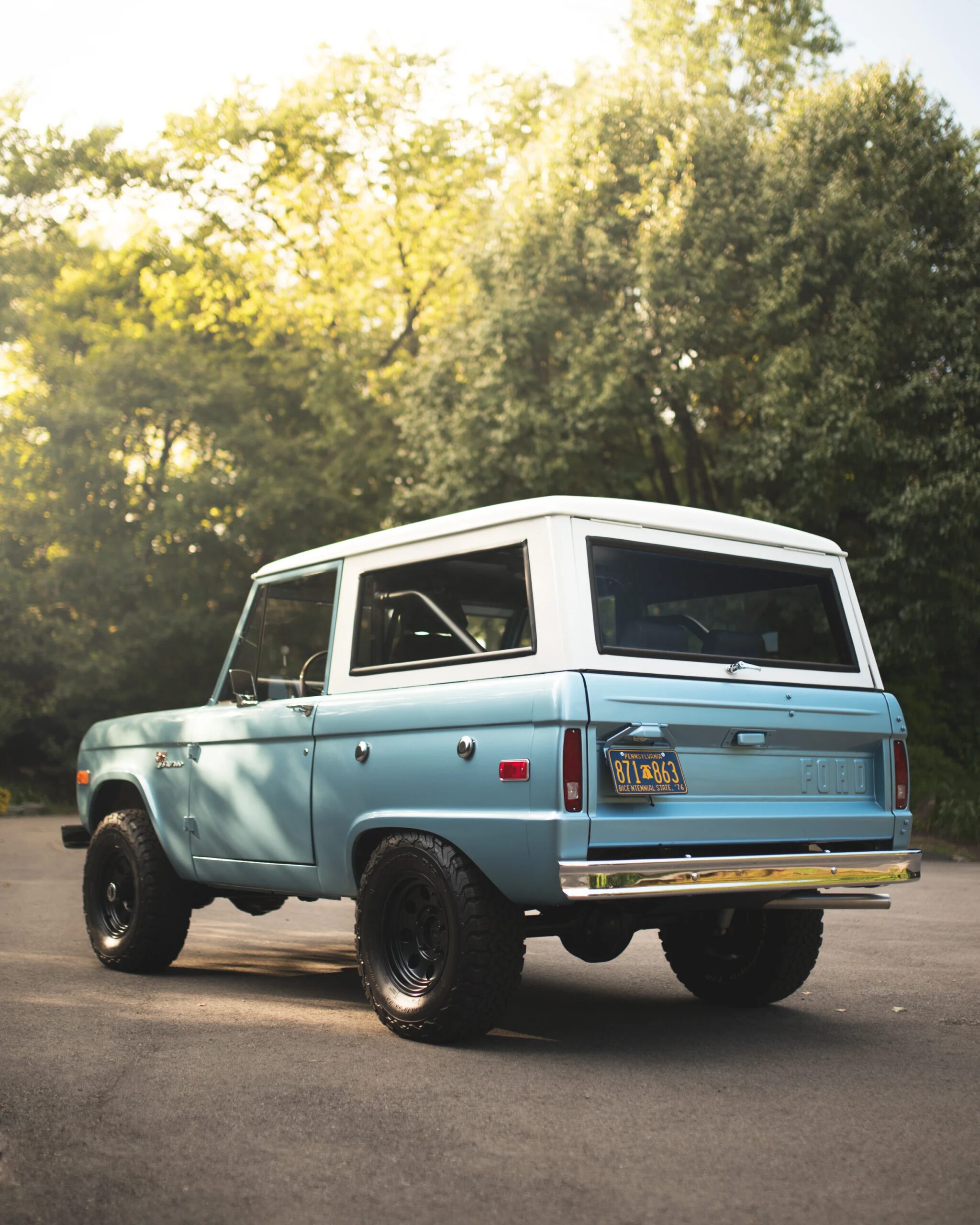 Ford-Bronco-sport-1971-Blue-Black-3