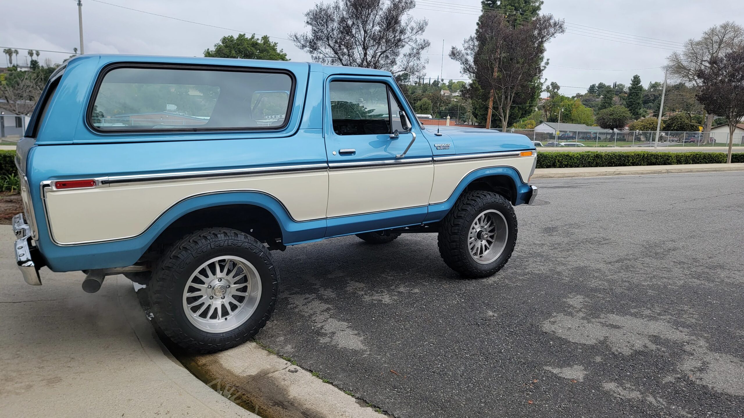 Ford-Bronco-xlt-1979-Blue-12