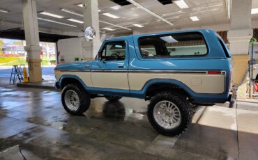 Ford-Bronco-xlt-1979-Blue