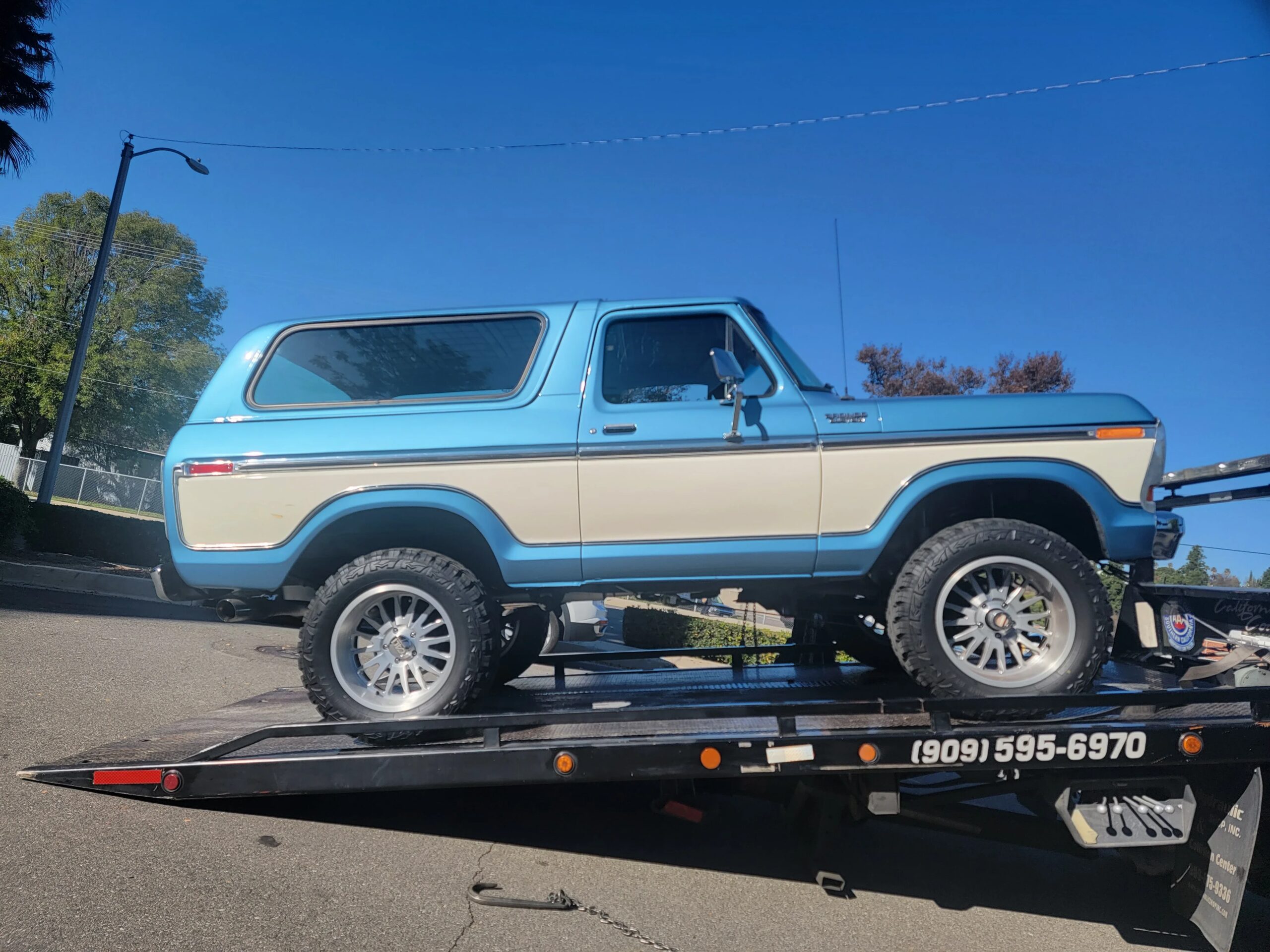 Ford-Bronco-xlt-1979-Blue-9