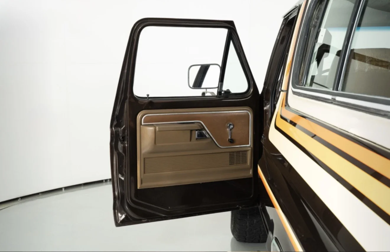 Ford-Bronco-xlt-1979-Brown-Brown-23