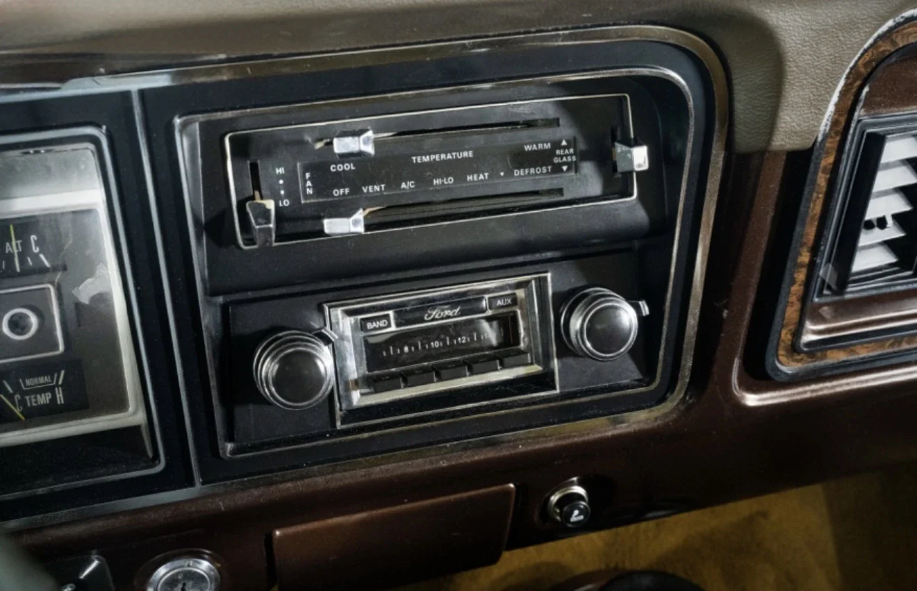 Ford-Bronco-xlt-1979-Brown-Brown-29