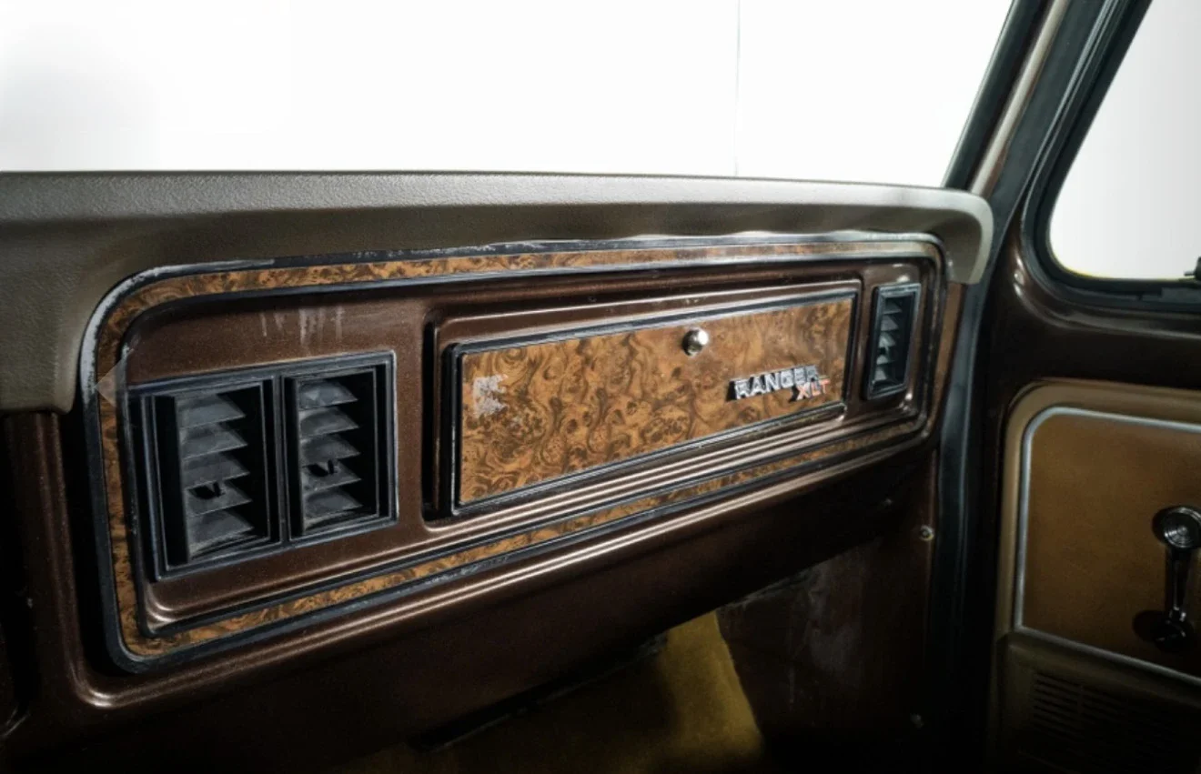 Ford-Bronco-xlt-1979-Brown-Brown-32