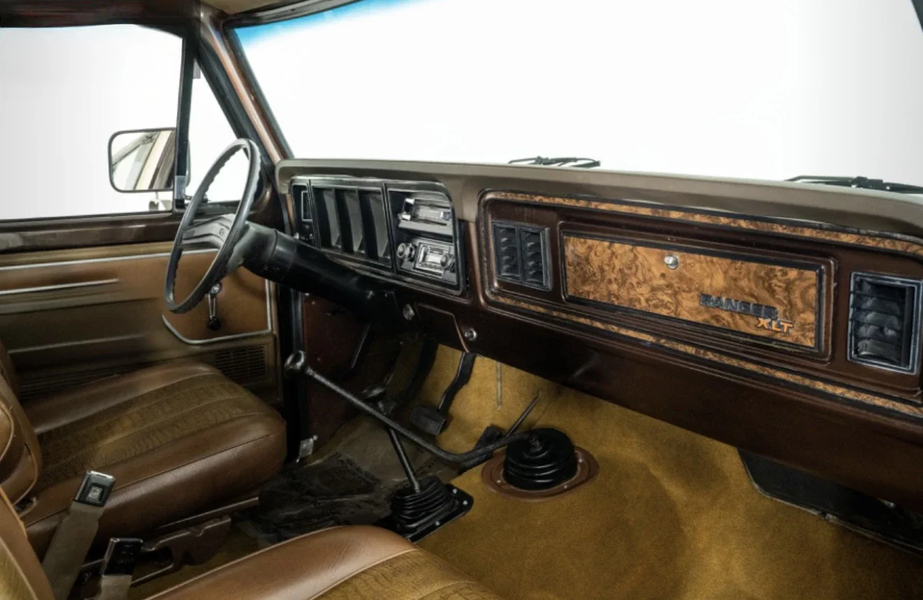 Ford-Bronco-xlt-1979-Brown-Brown-38