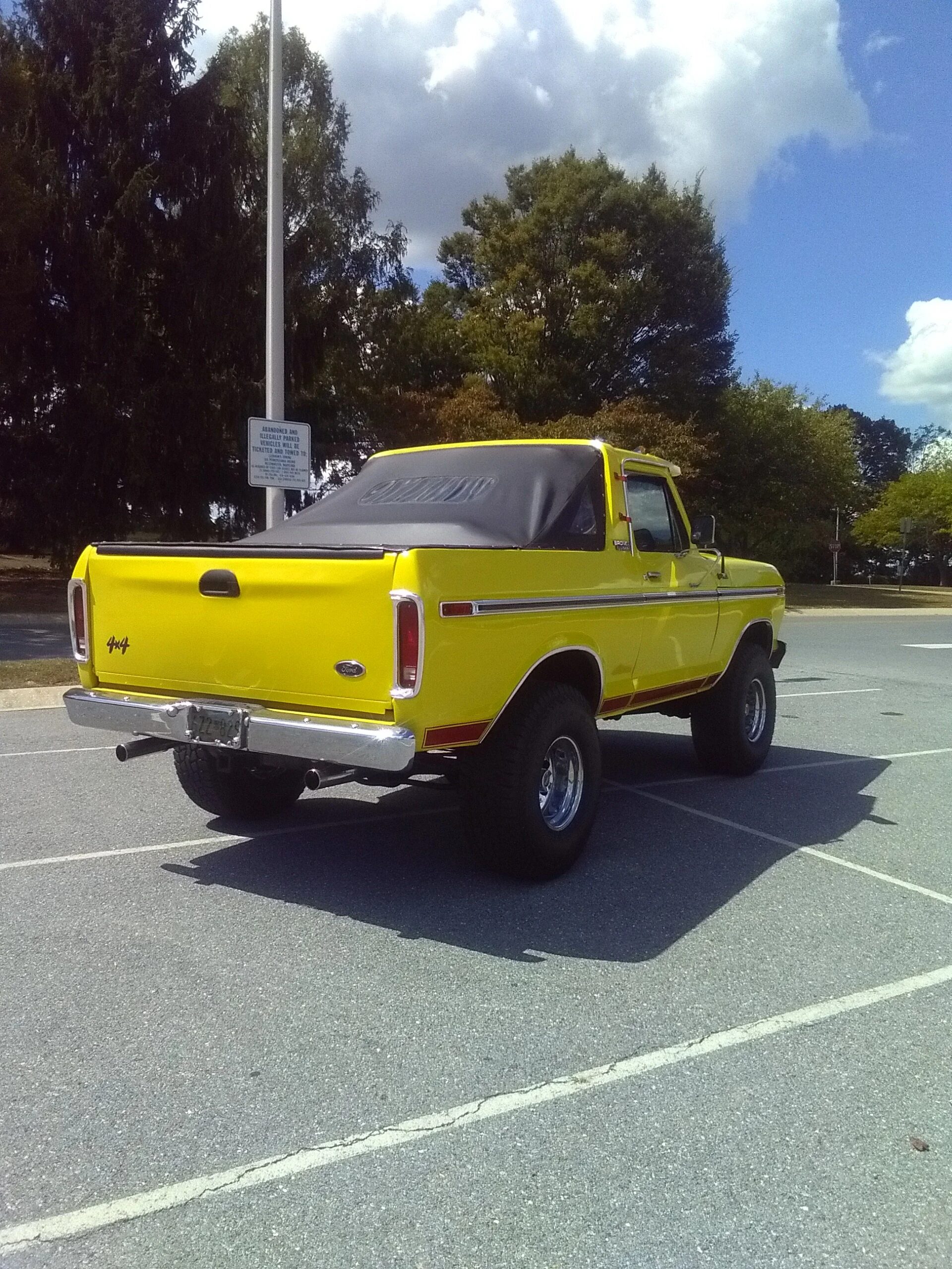 Ford-Bronco-xlt-1979-Yellow-Red-9